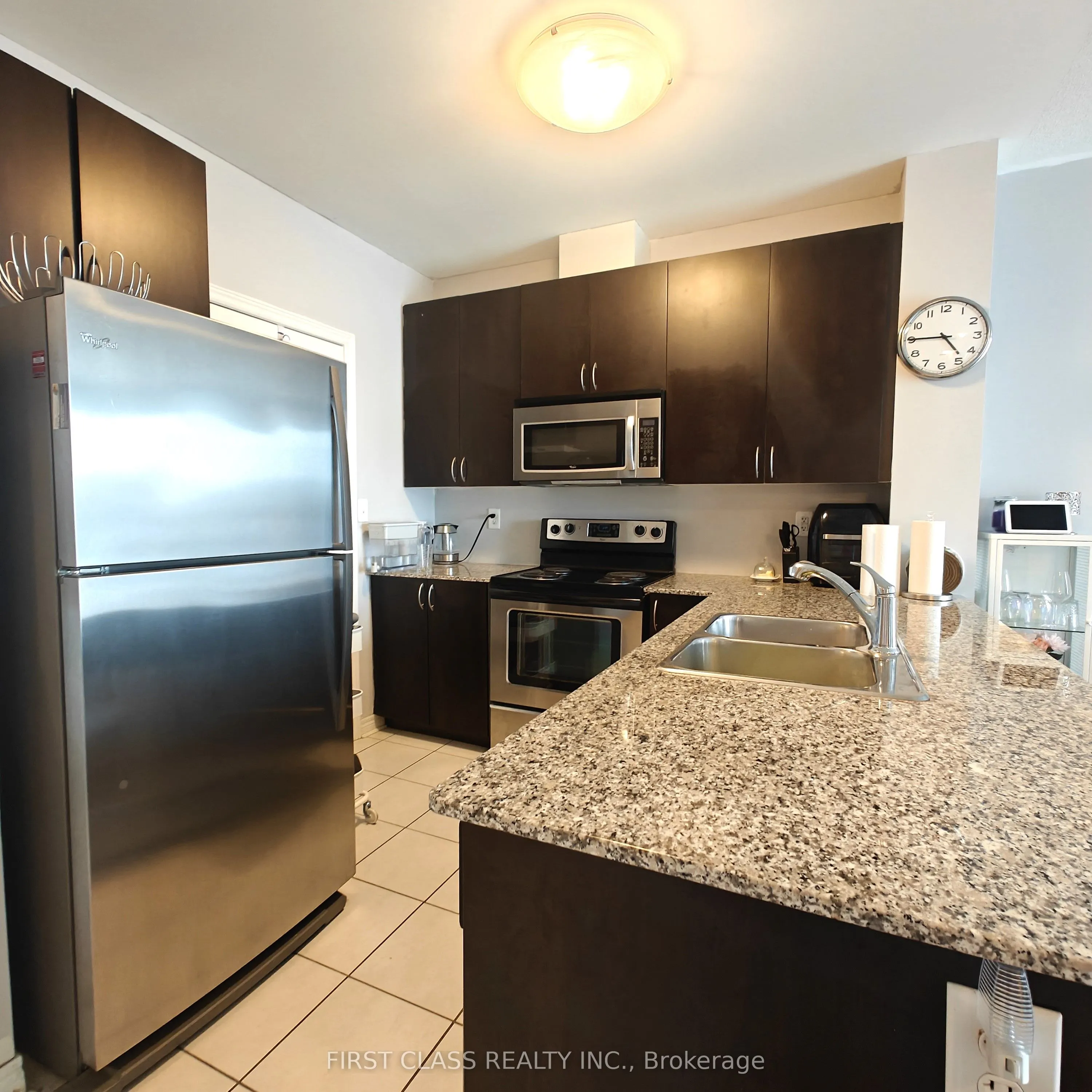 383 Main Street E, #321