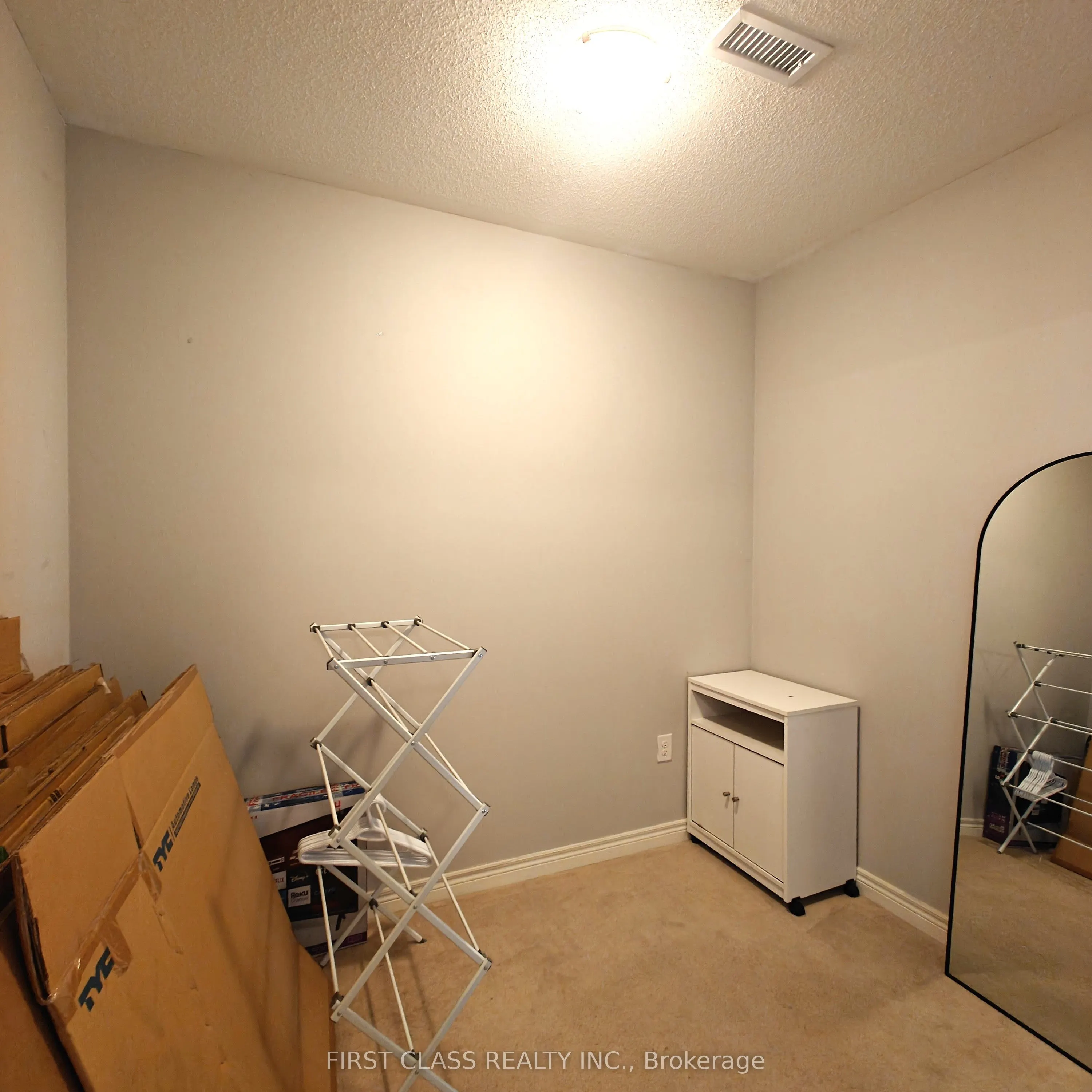 383 Main Street E, #321