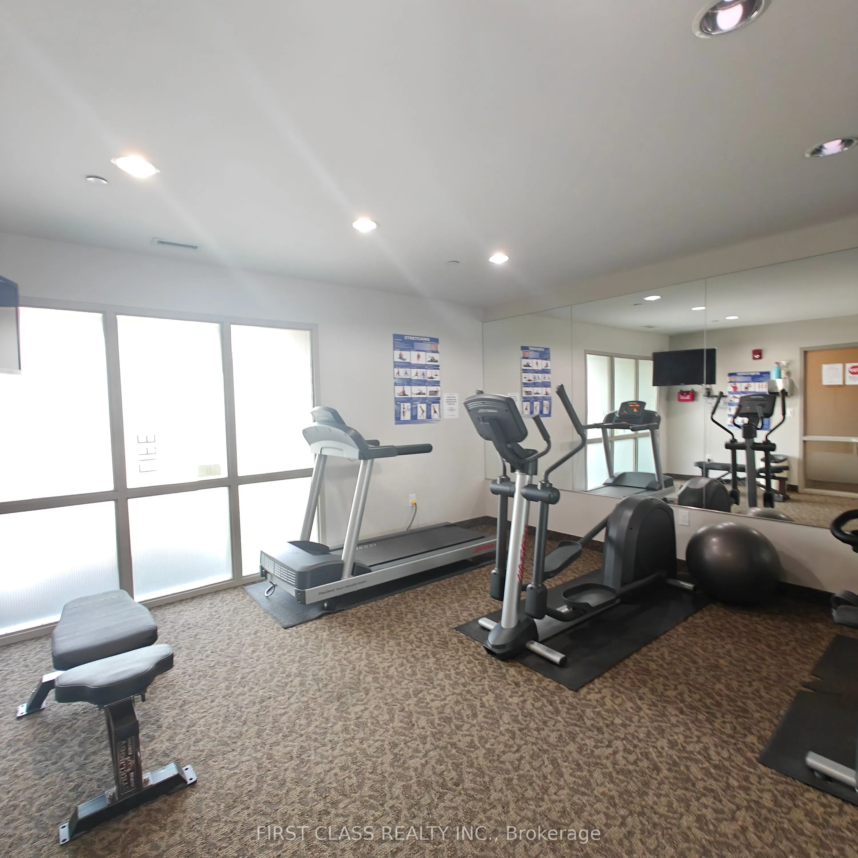 383 Main Street E, #321