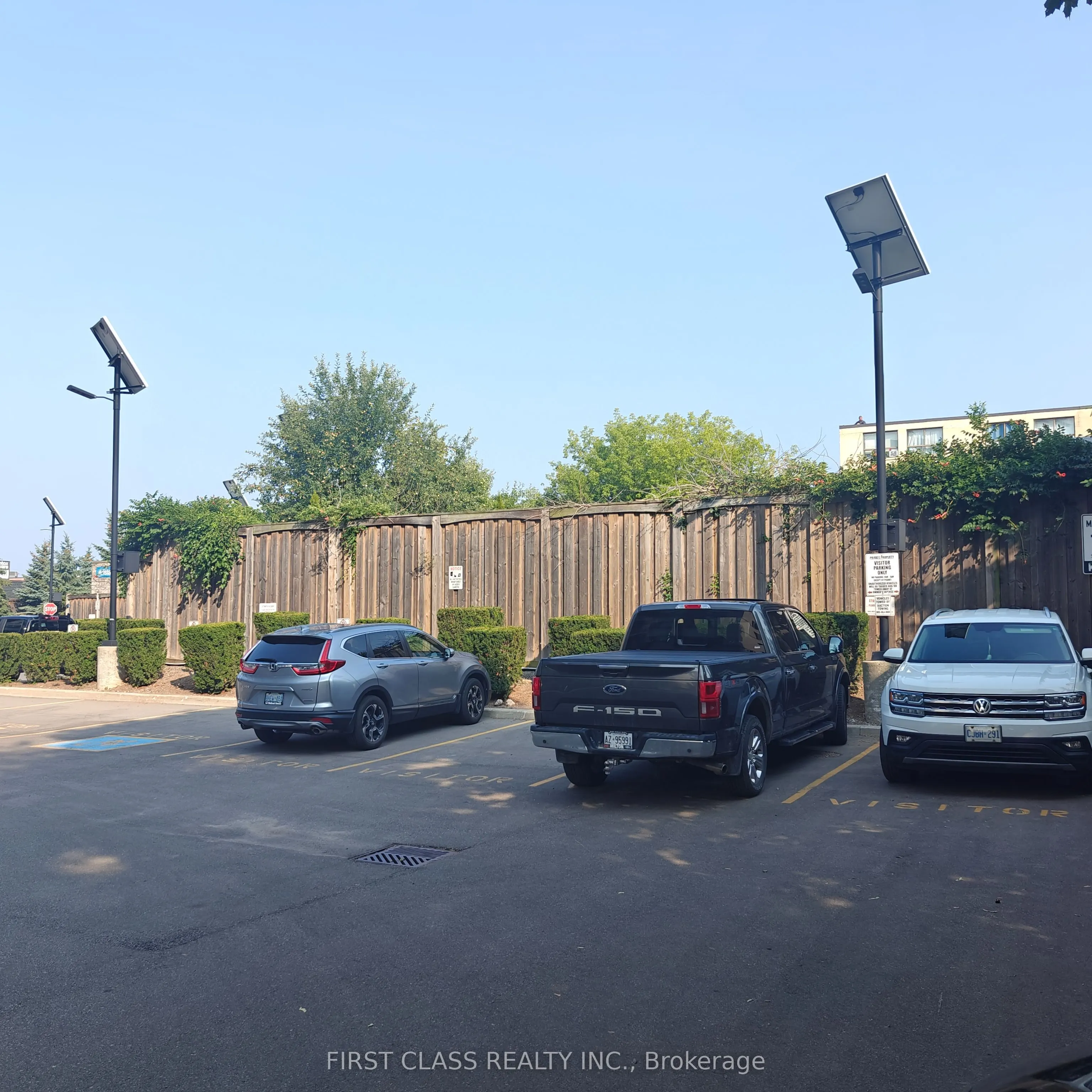 383 Main Street E, #321