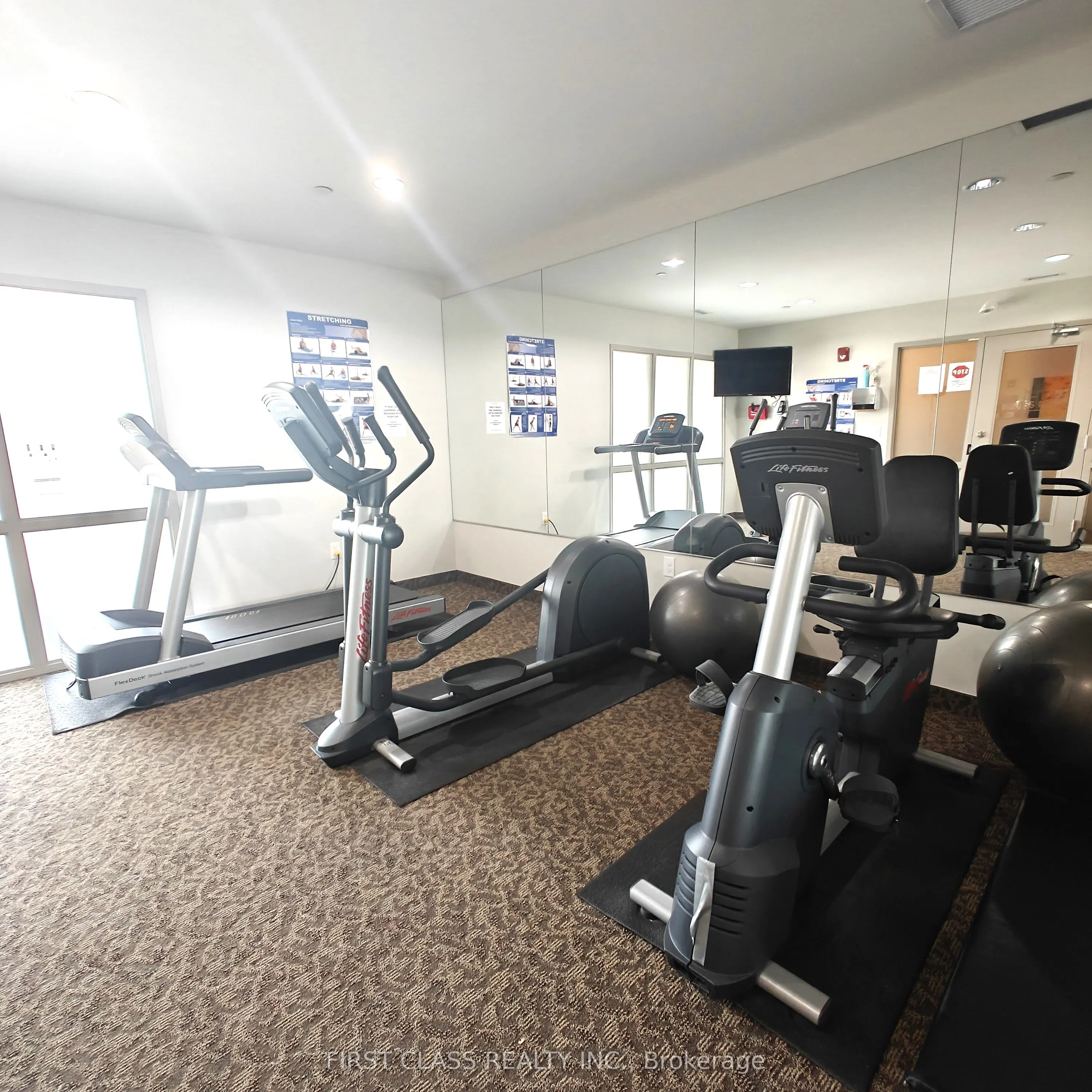383 Main Street E, #321