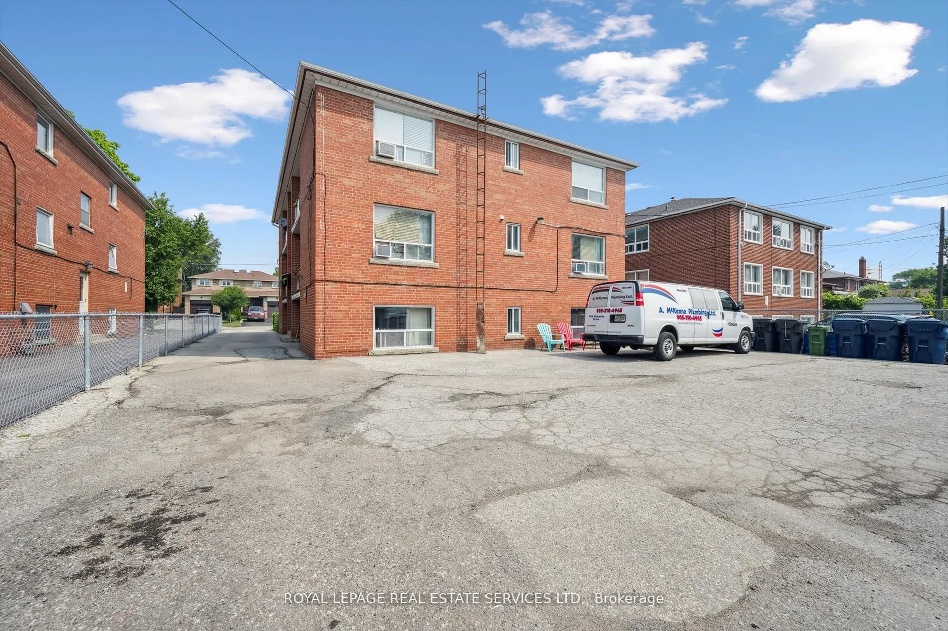 19 Dover Drive N