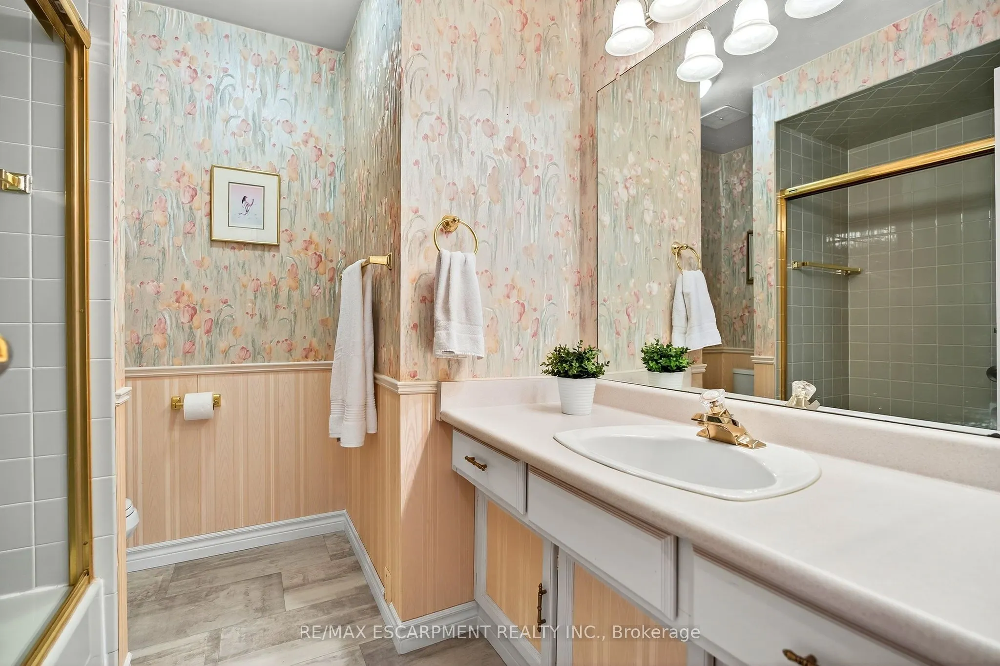 1552 Kerns Road, #4