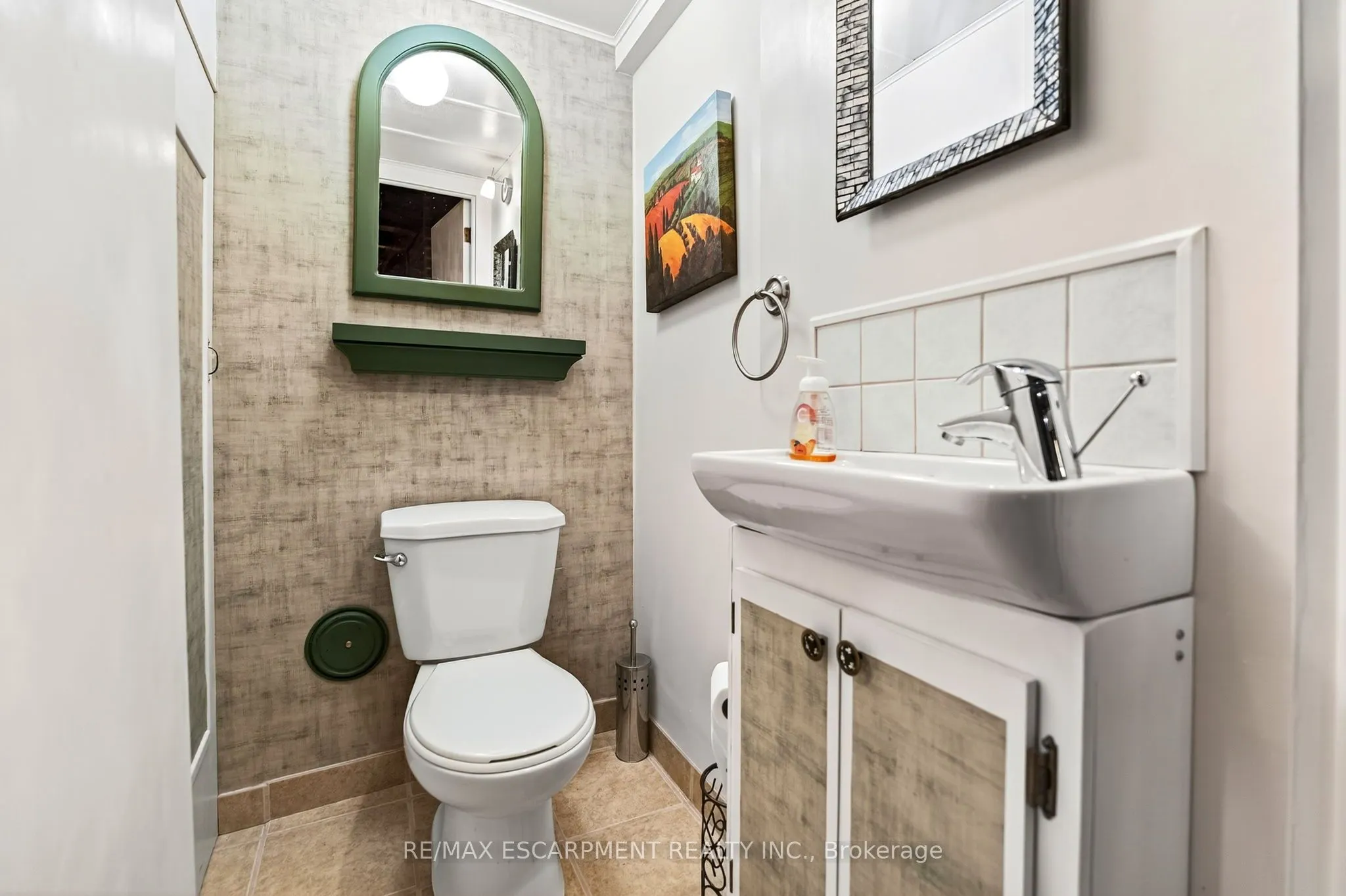 1552 Kerns Road, #4