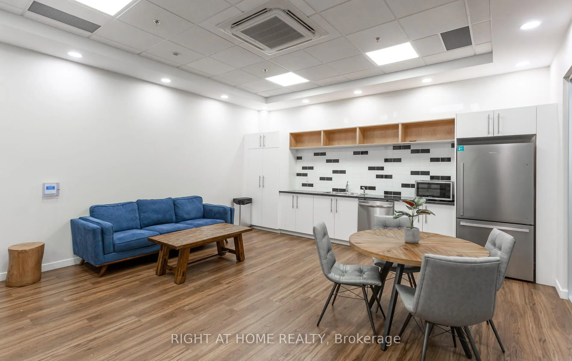 1670 North Service Road E, #212
