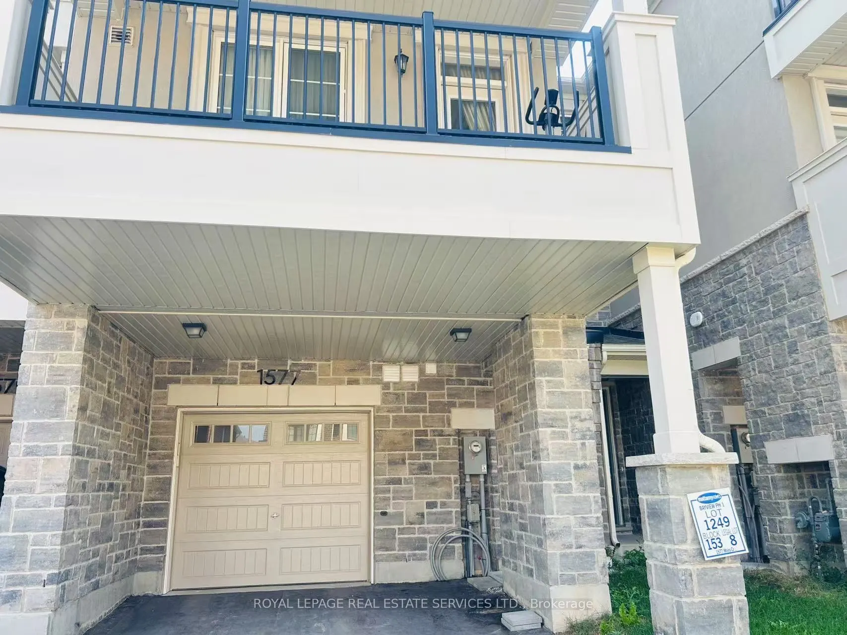 1577 Moira Crescent