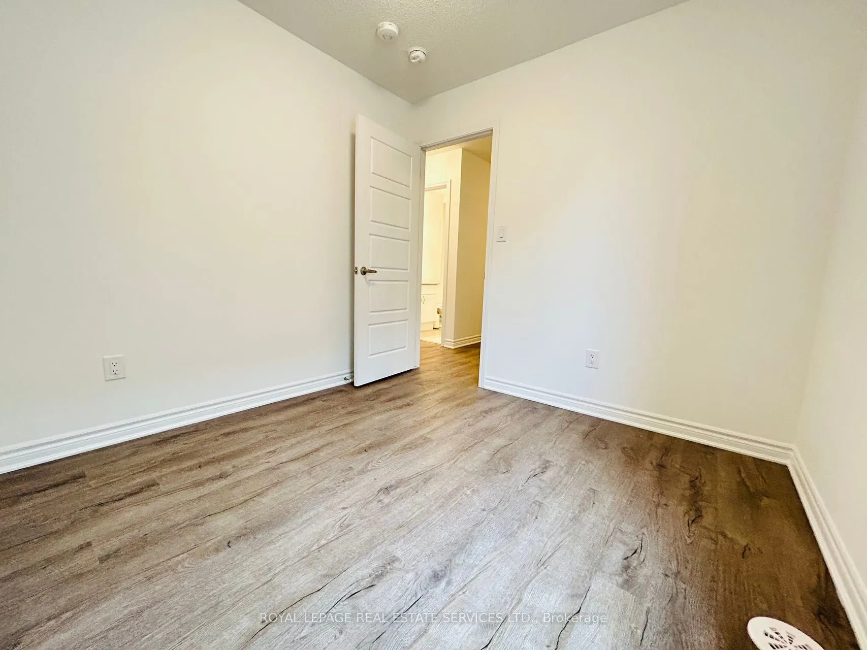 1577 Moira Crescent