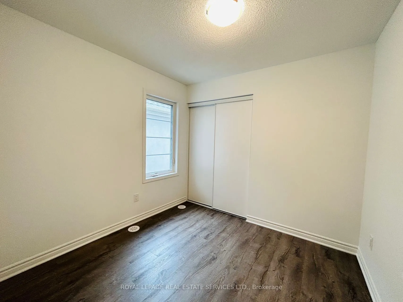 1577 Moira Crescent
