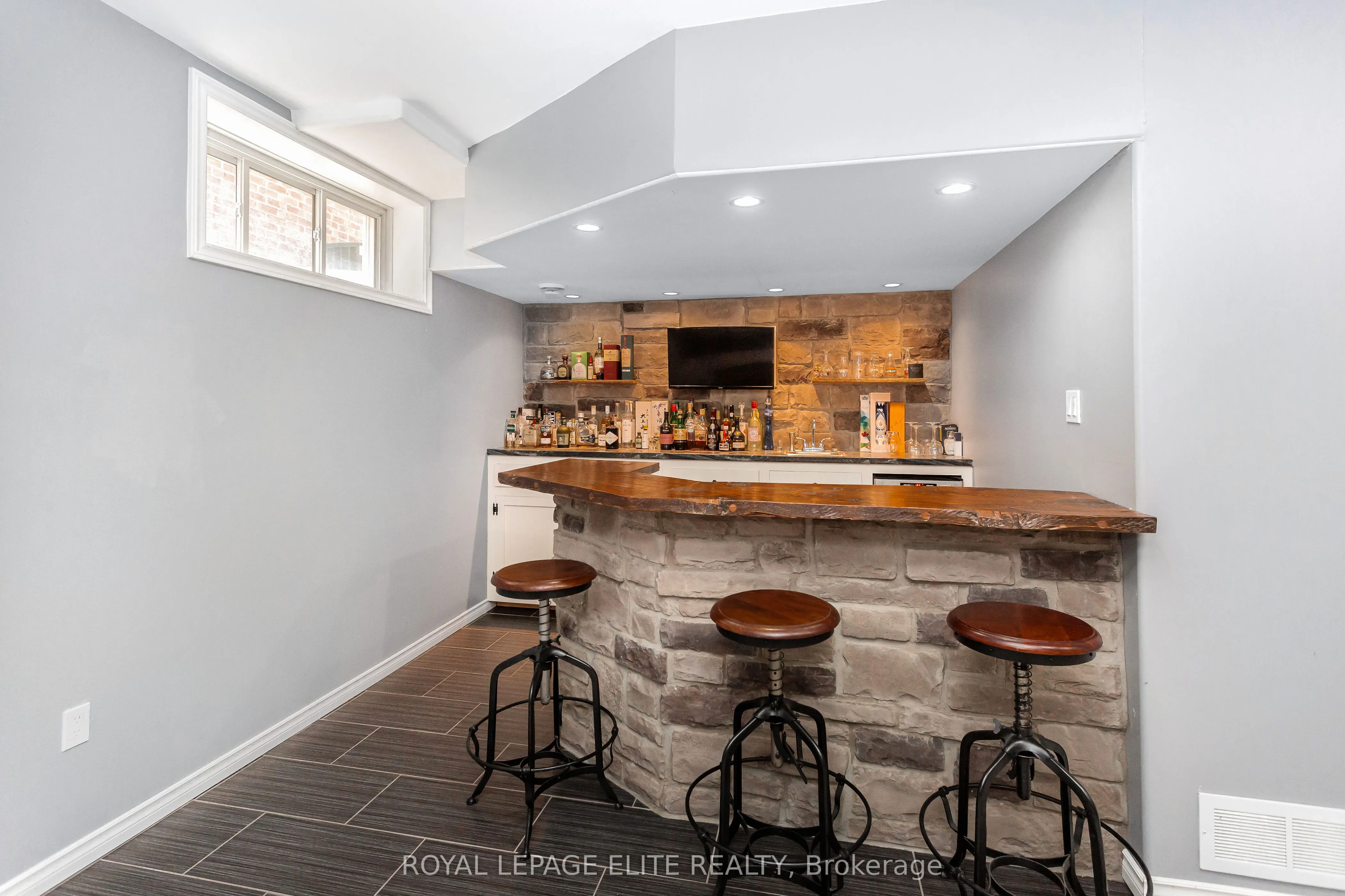 49 PRESTON Drive
