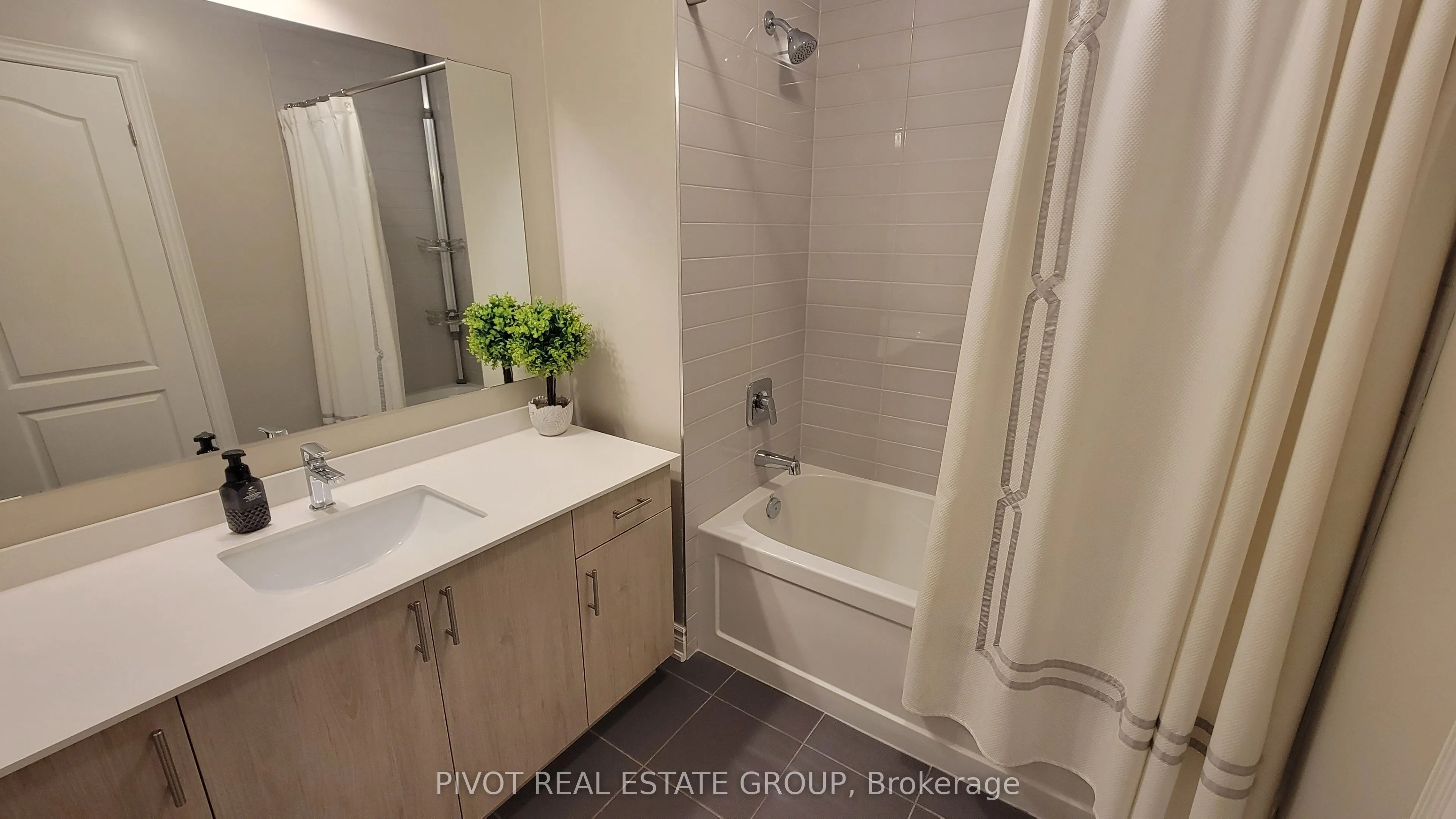 1292 Clarriage Court