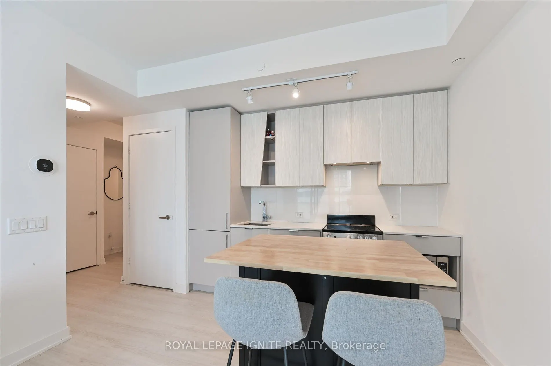 3883 Quartz Road, #501
