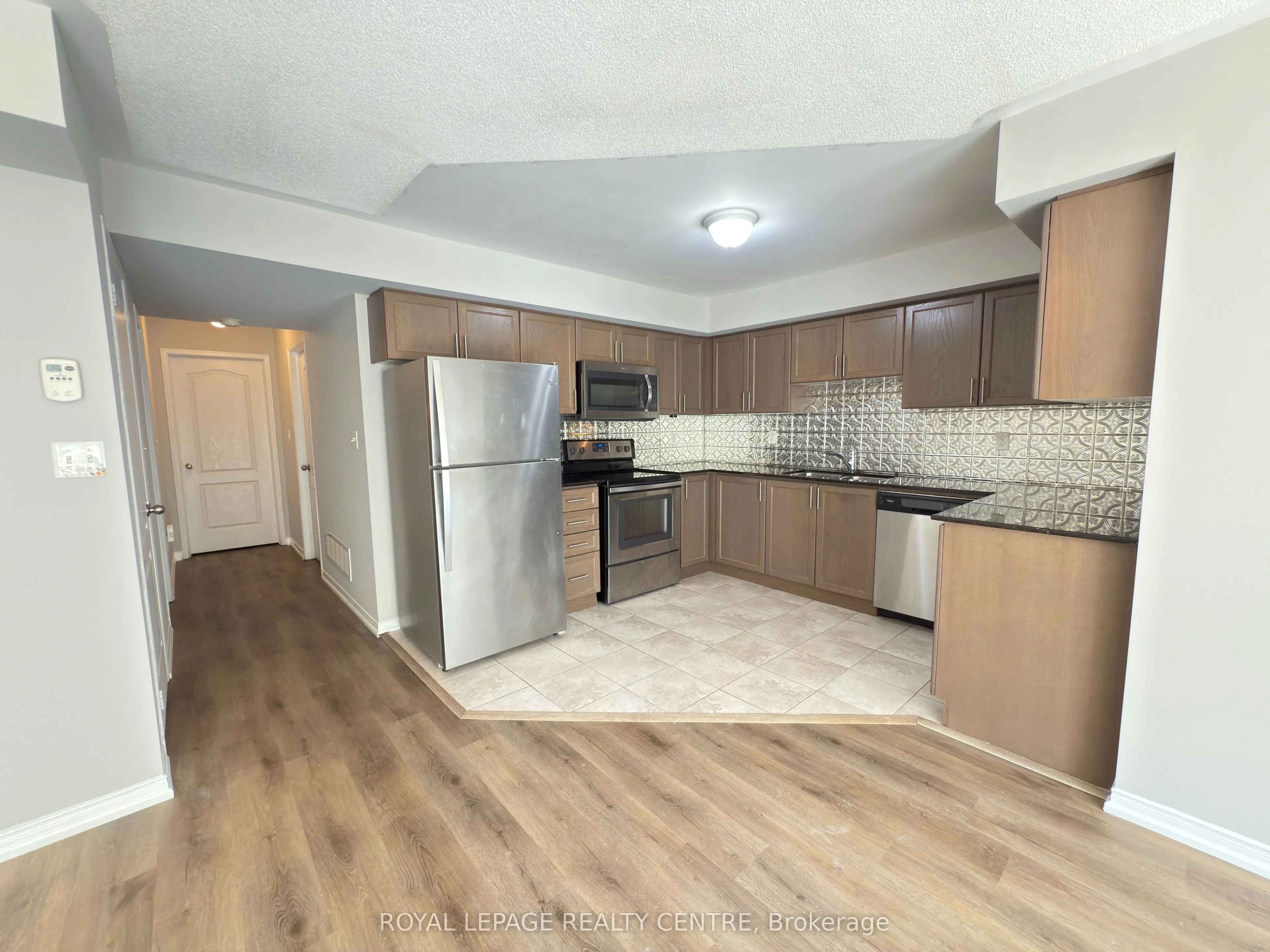2472 Post Road, #19
