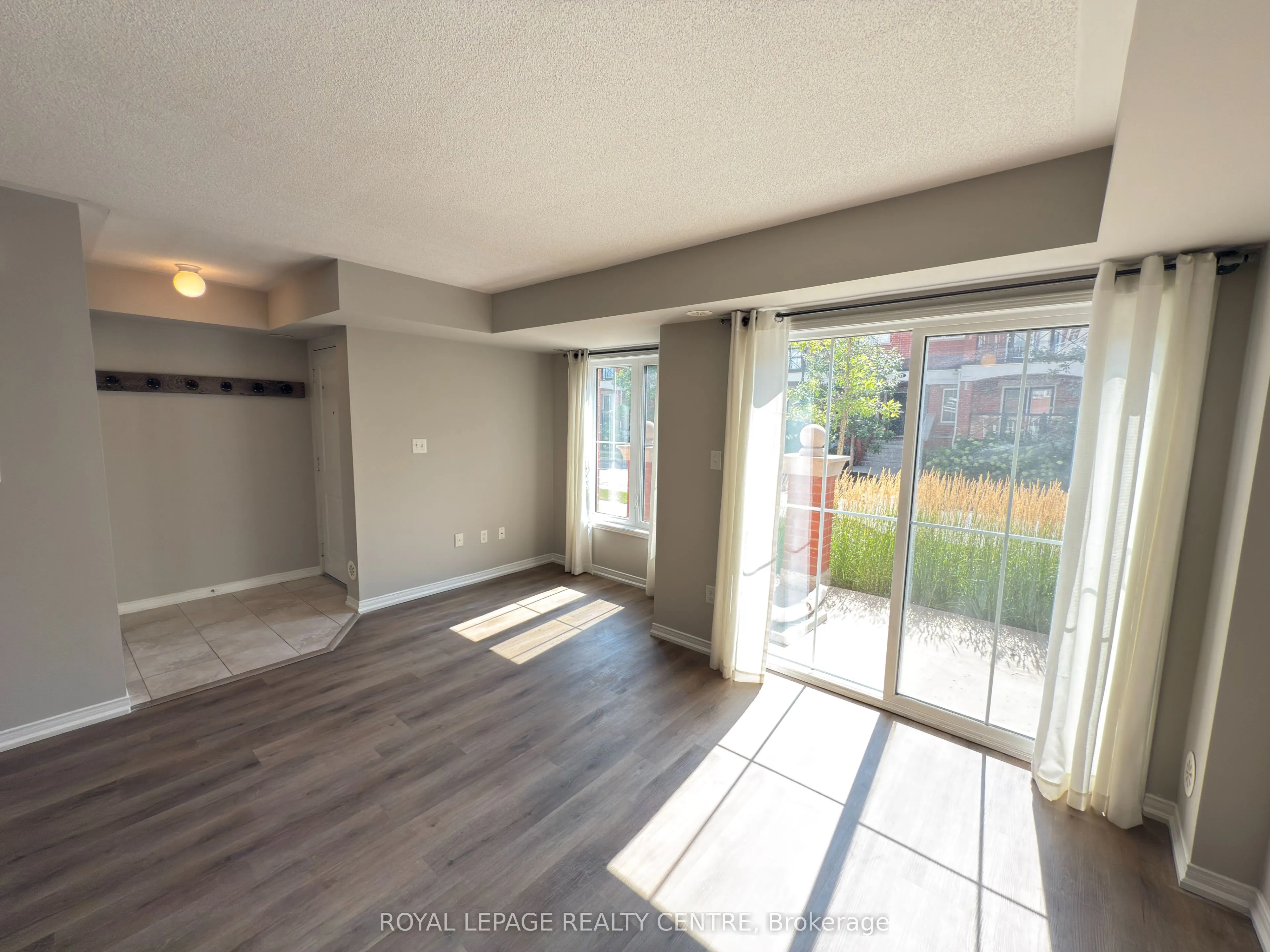 2472 Post Road, #19