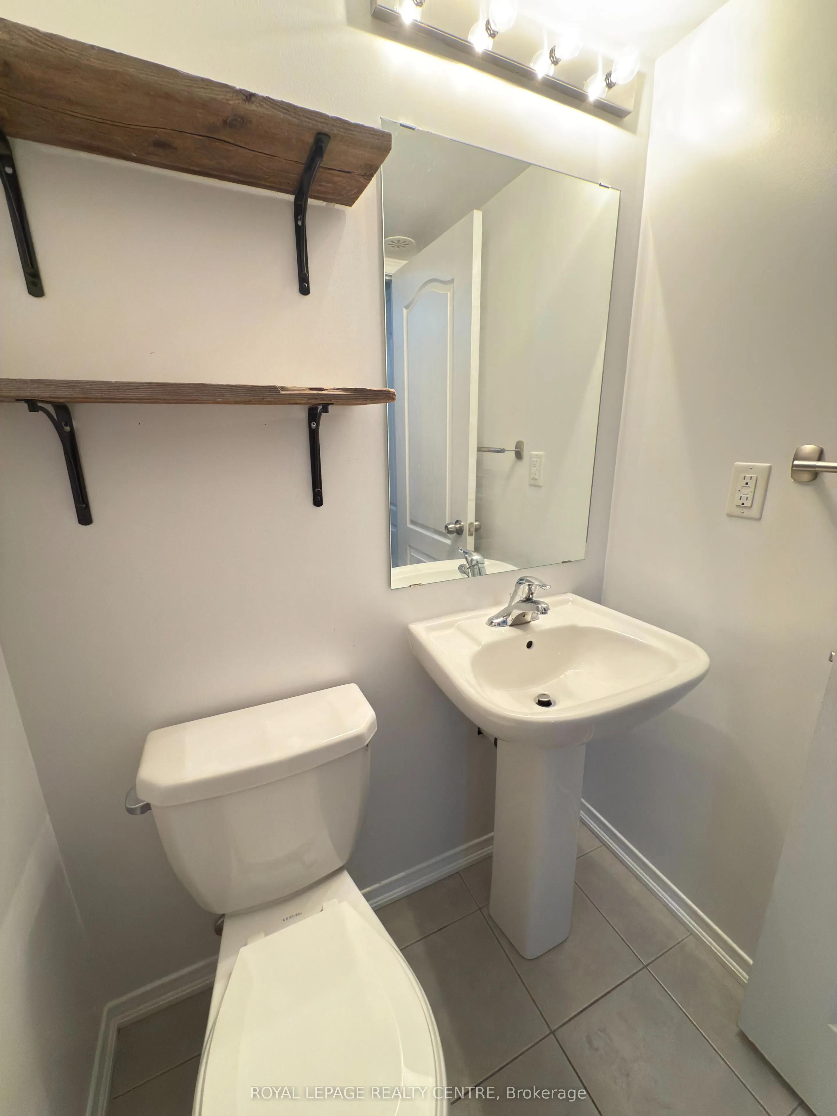 2472 Post Road, #19