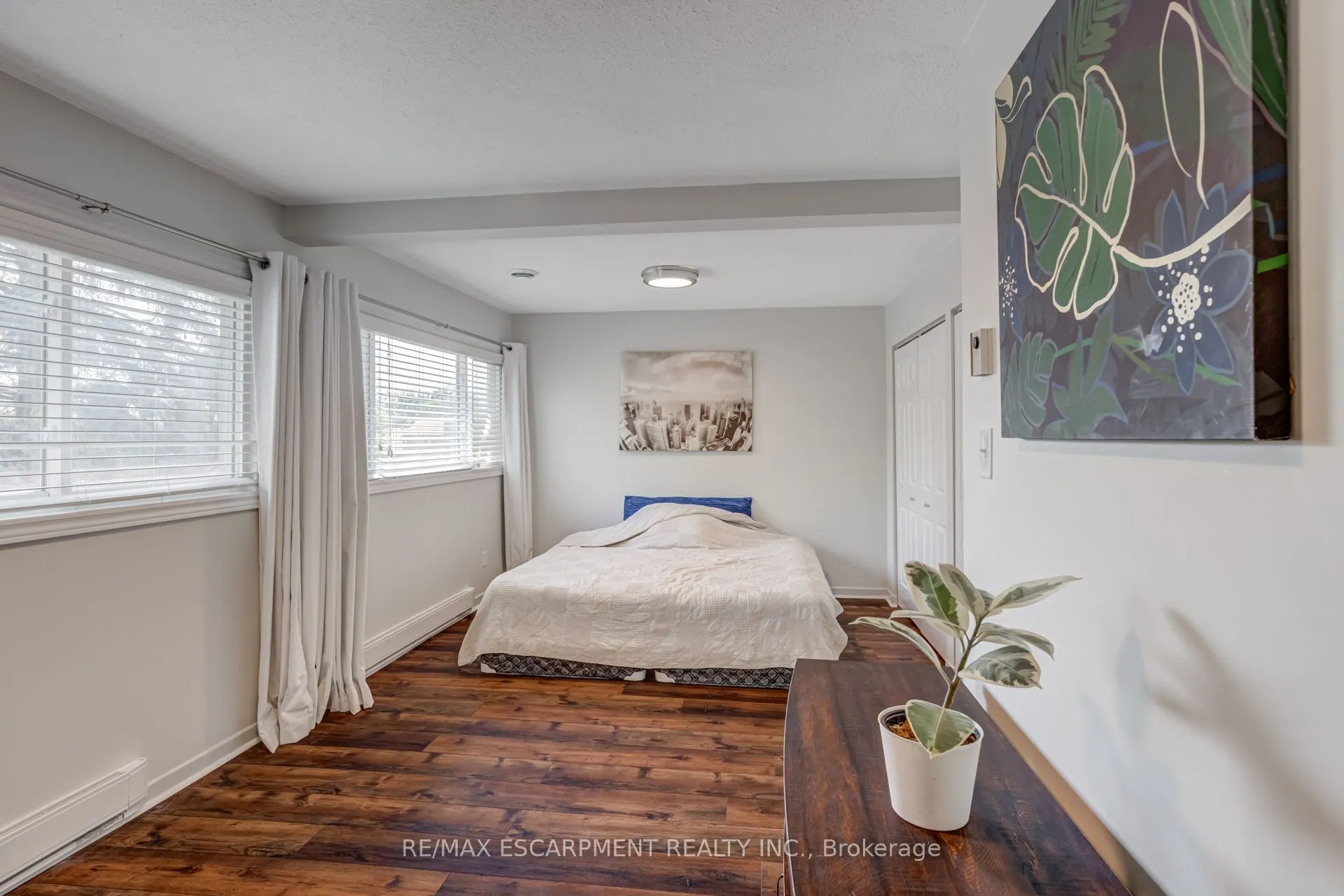 1560 Kerns Road, #5