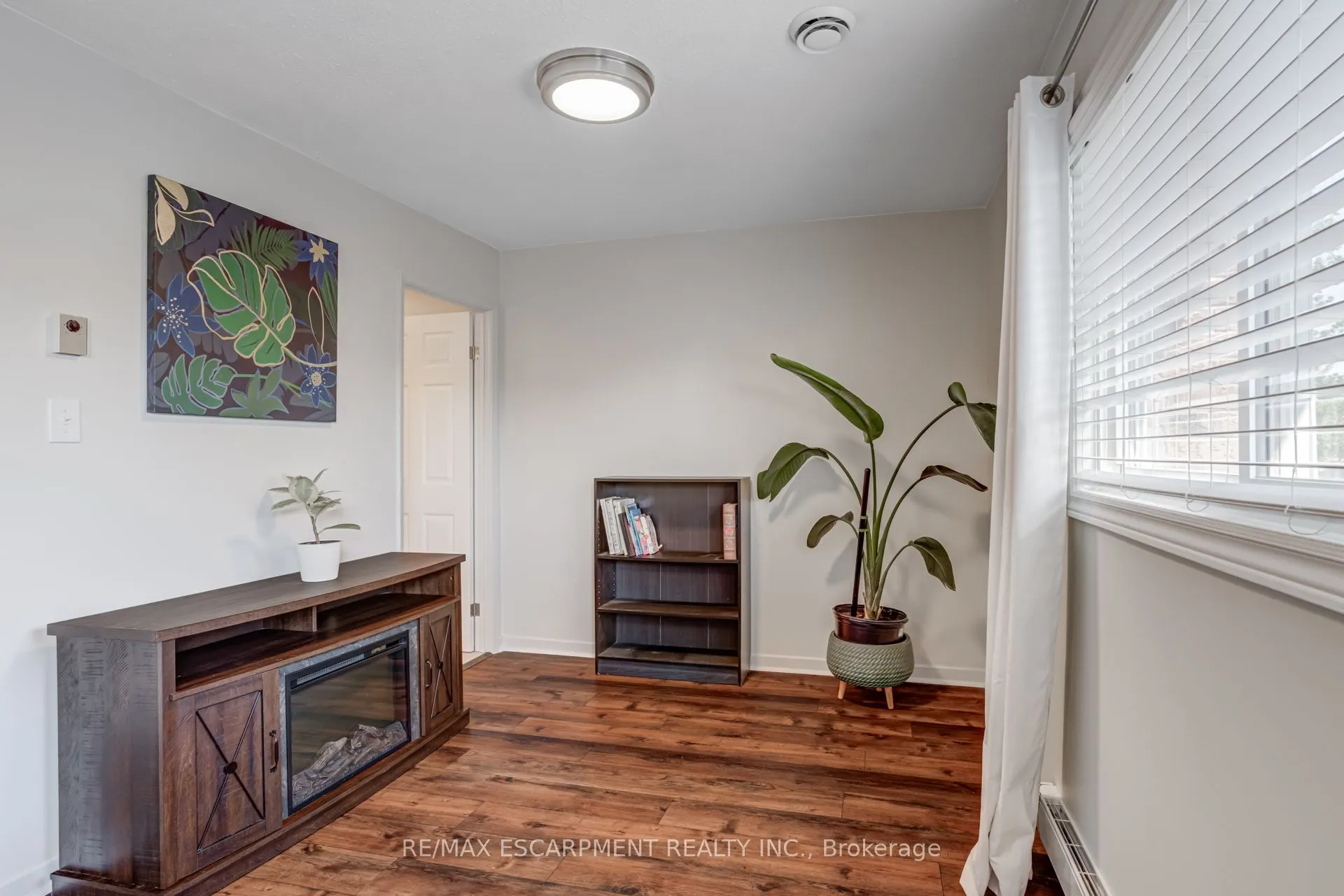 1560 Kerns Road, #5