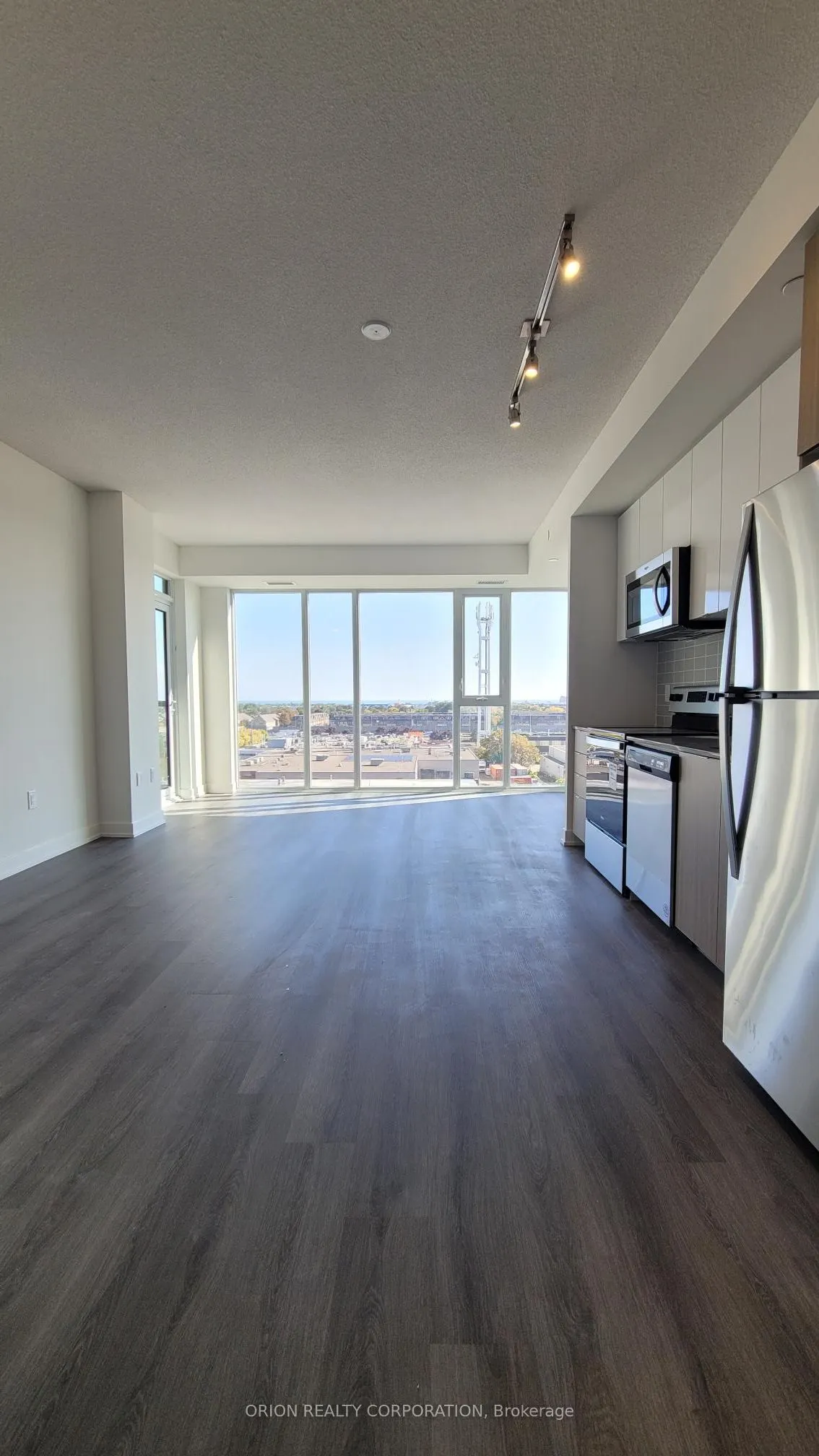 859 The Queensway, #613