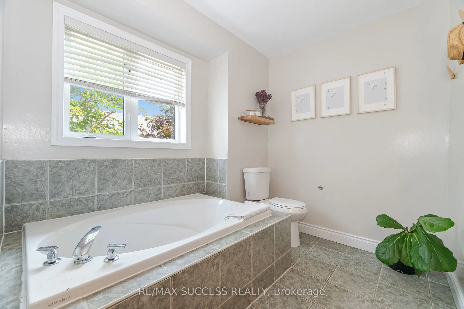 19 Sawston Circle