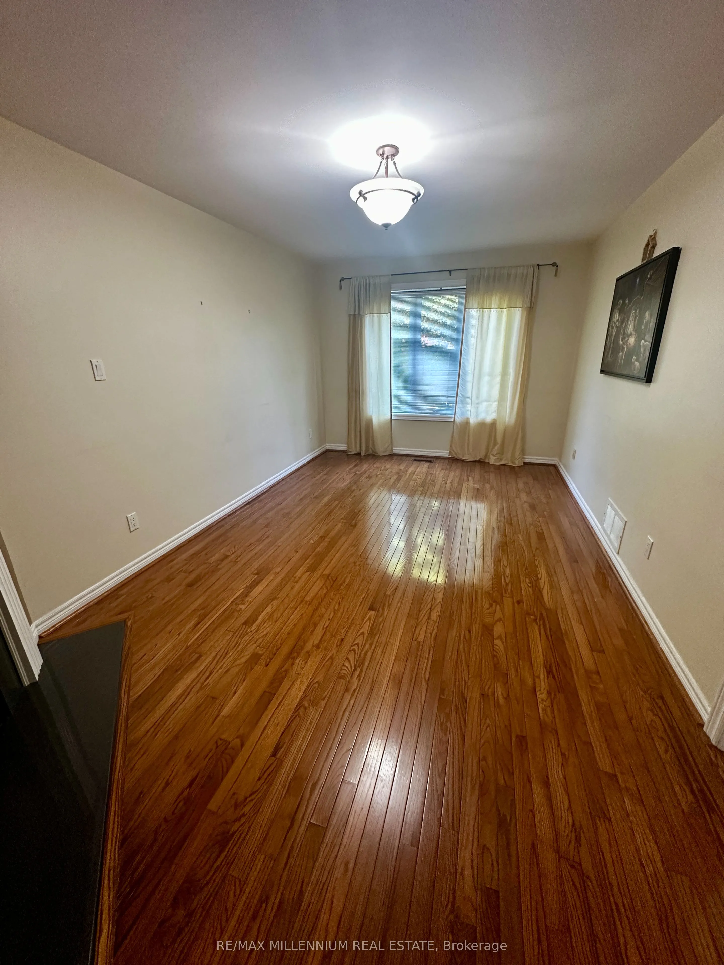 3091 Eden Oak Crescent