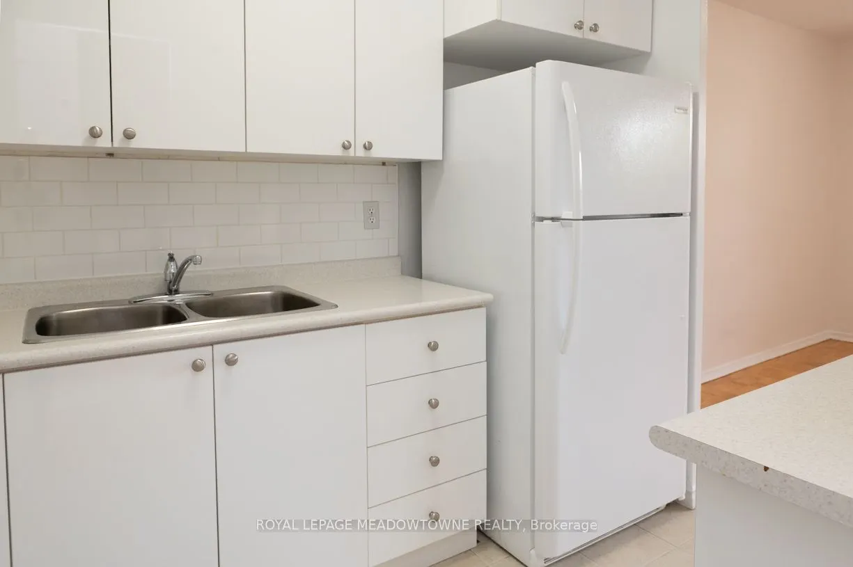 1017 Seneca Avenue, #707