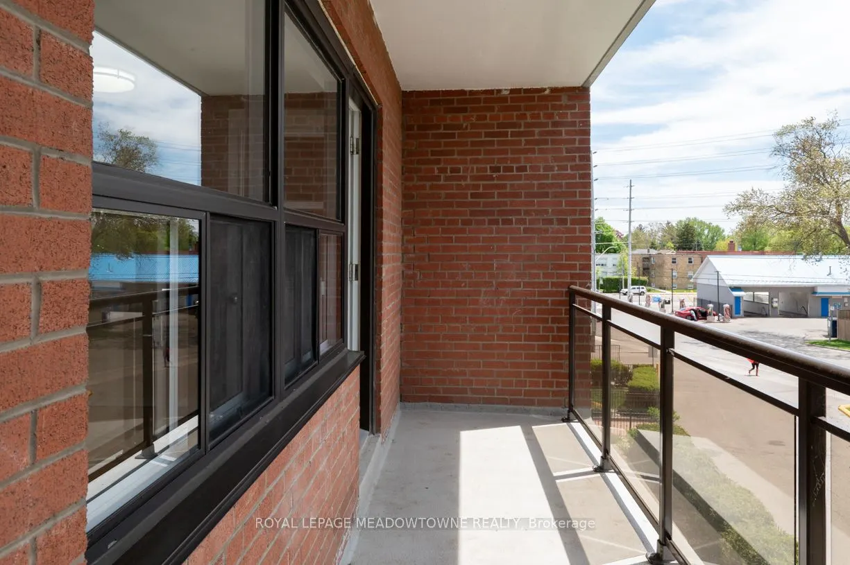 1017 Seneca Avenue, #707