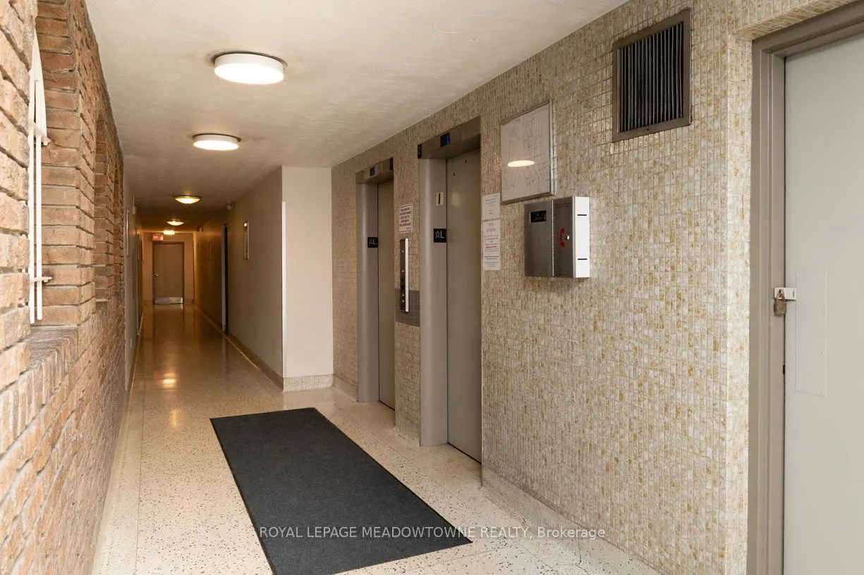 1017 Seneca Avenue, #707