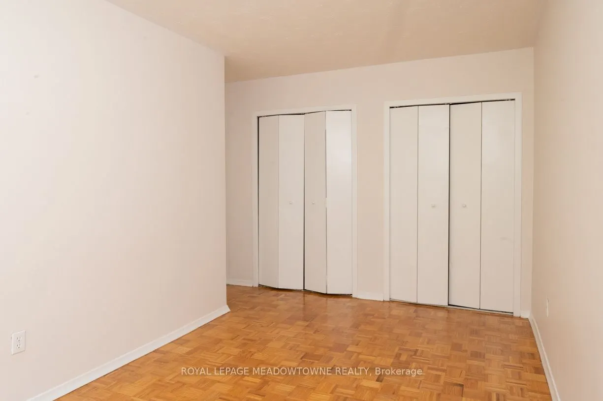 1017 Seneca Avenue, #405
