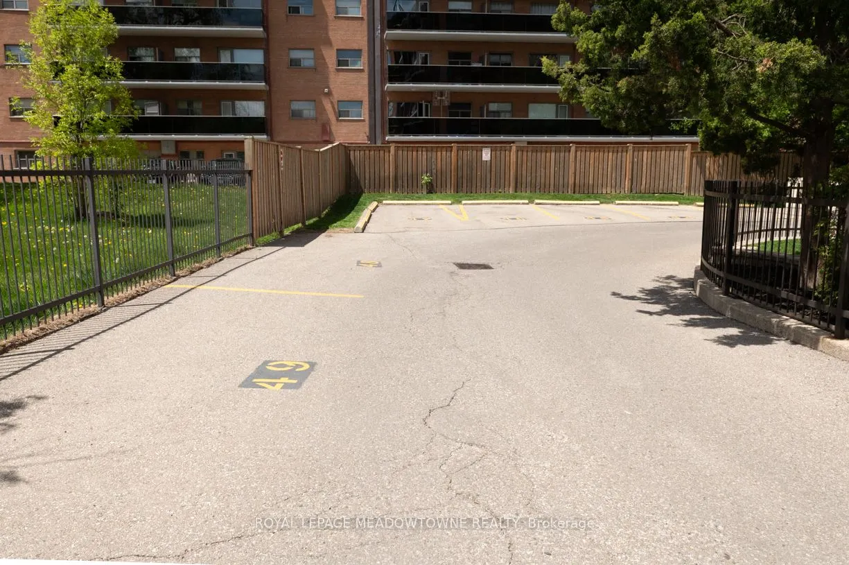 1017 Seneca Avenue, #405
