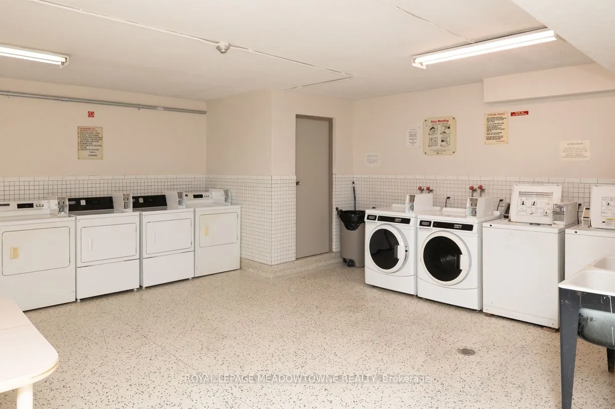 1017 Seneca Avenue, #405