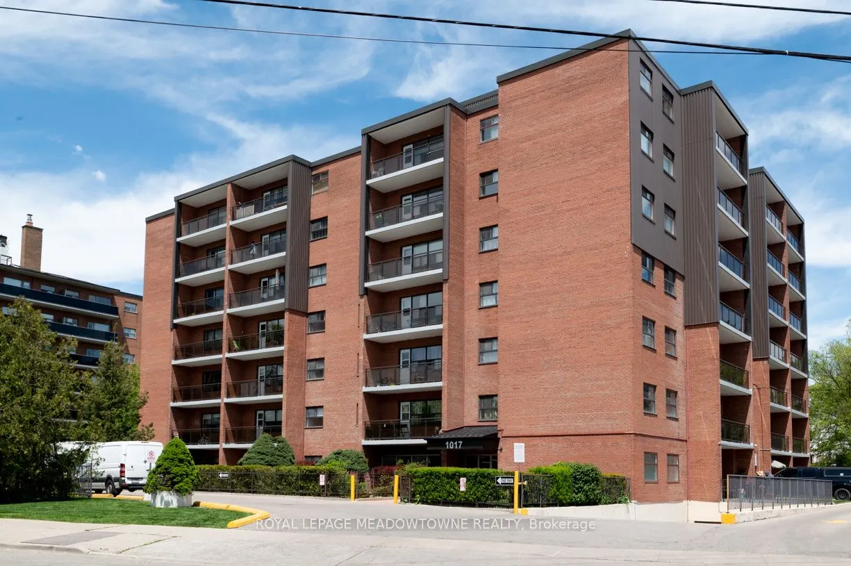 1017 Seneca Avenue, #405