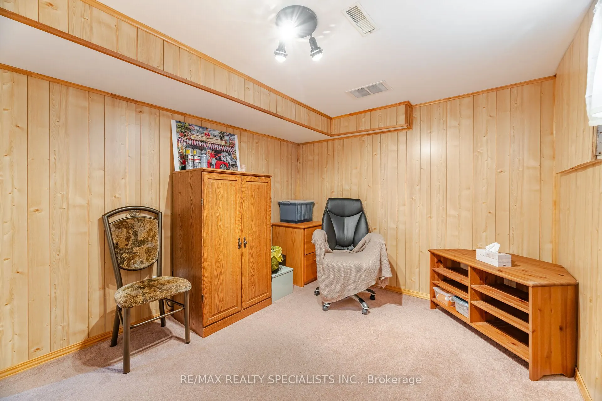 325 Kingsview Drive