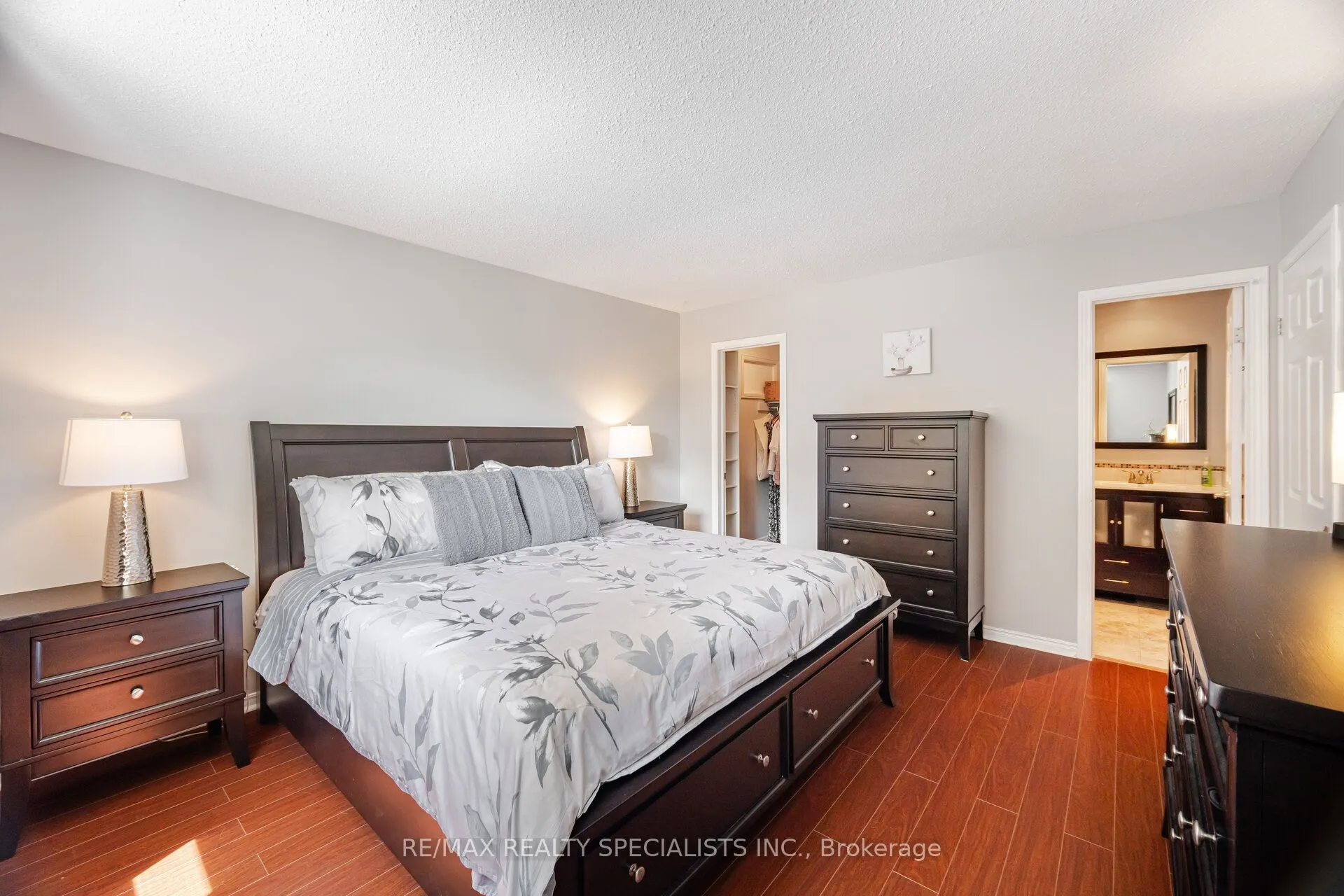 325 Kingsview Drive