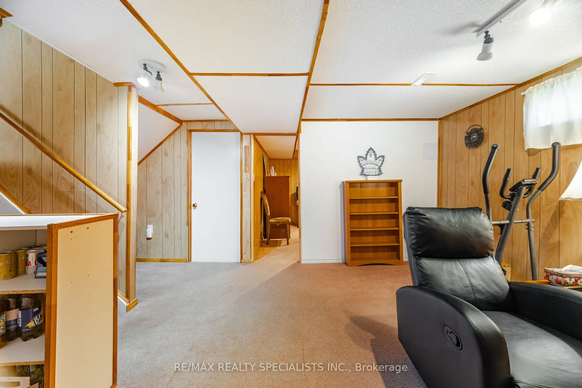 325 Kingsview Drive