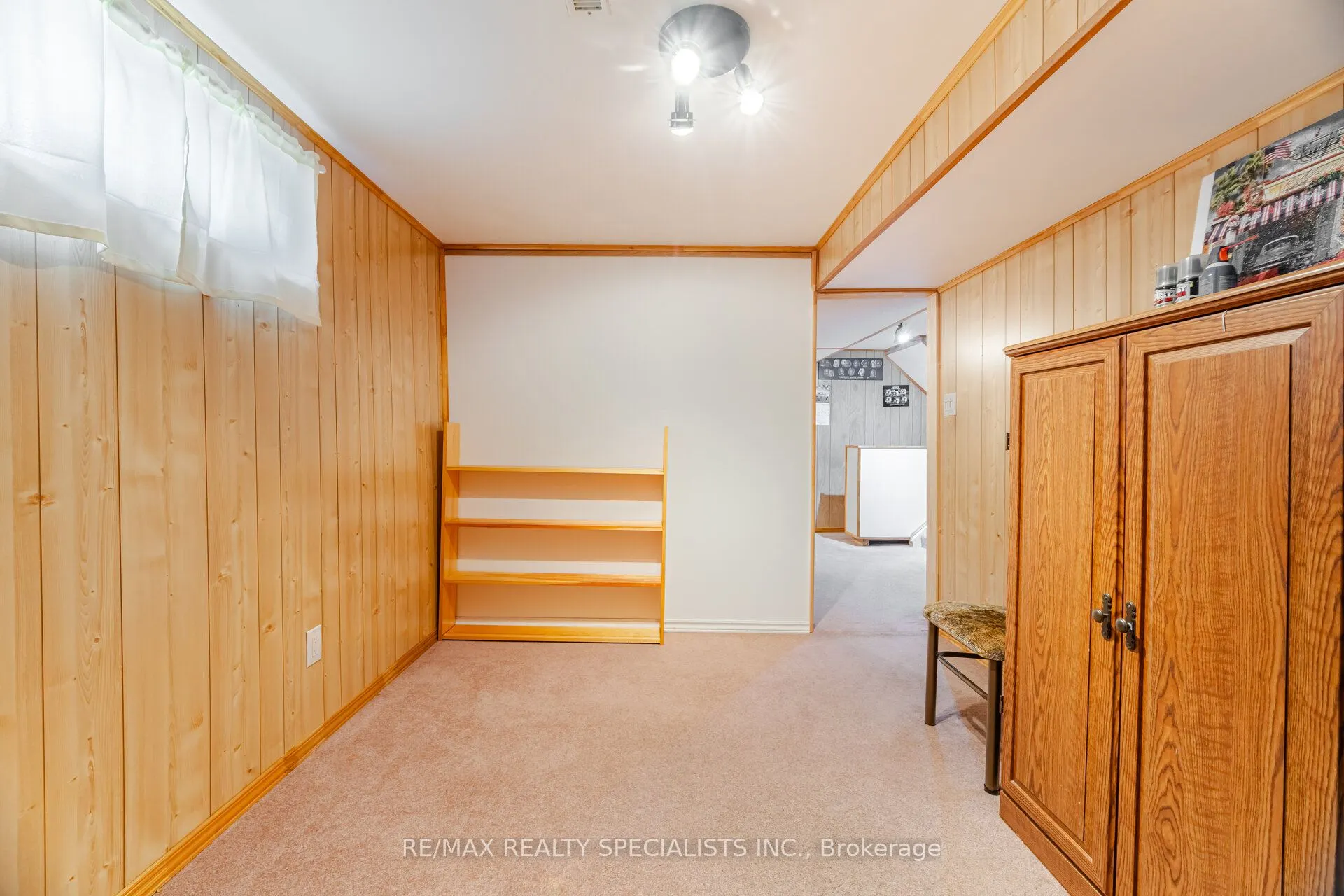 325 Kingsview Drive