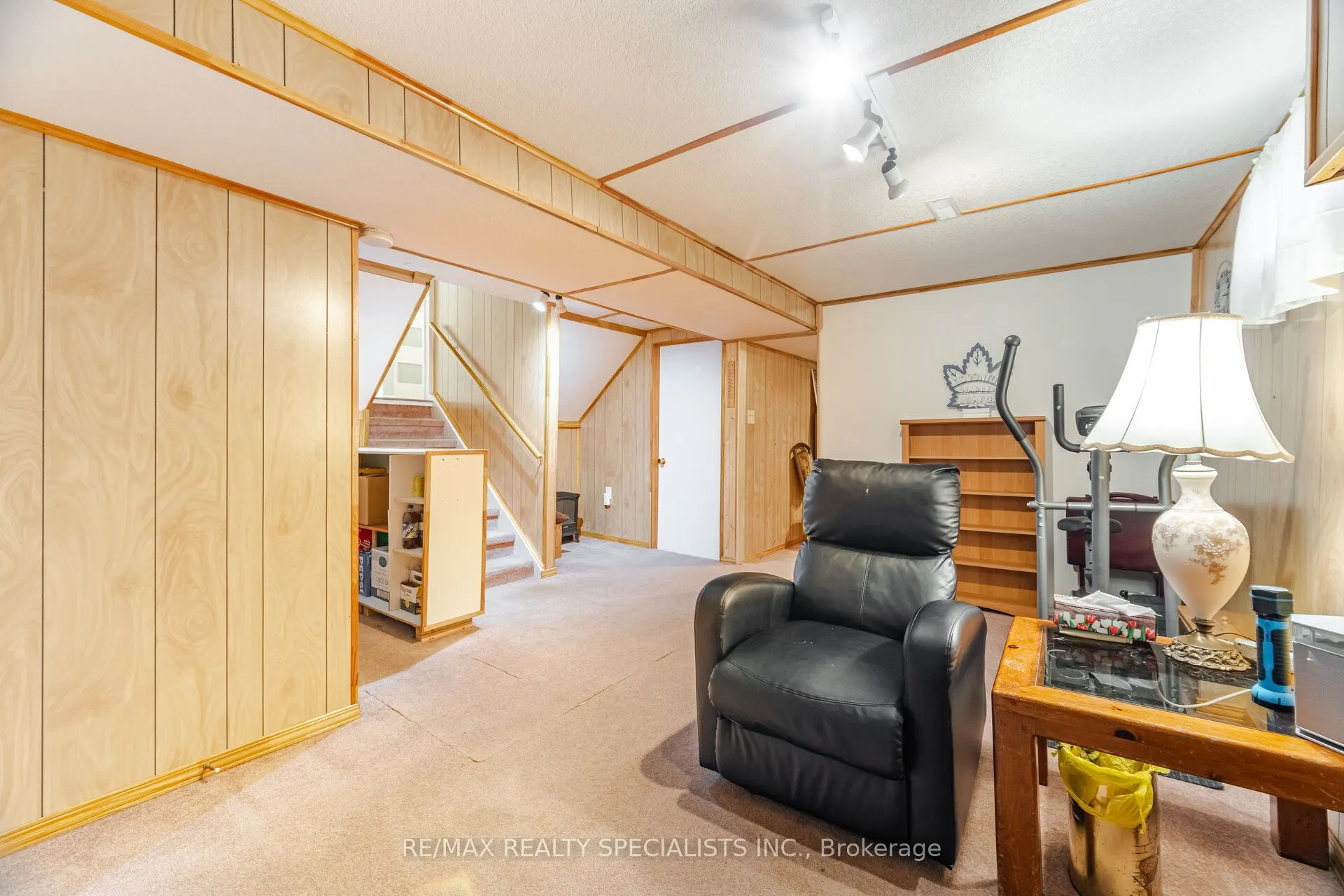 325 Kingsview Drive