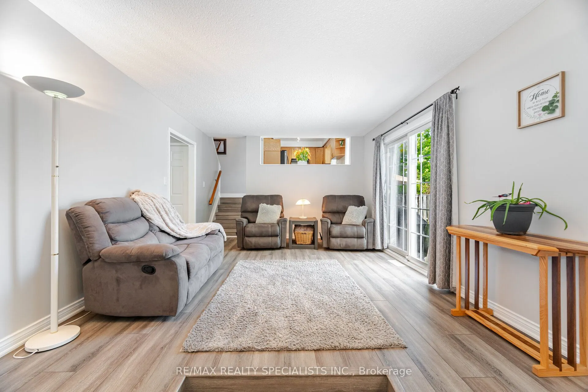 325 Kingsview Drive