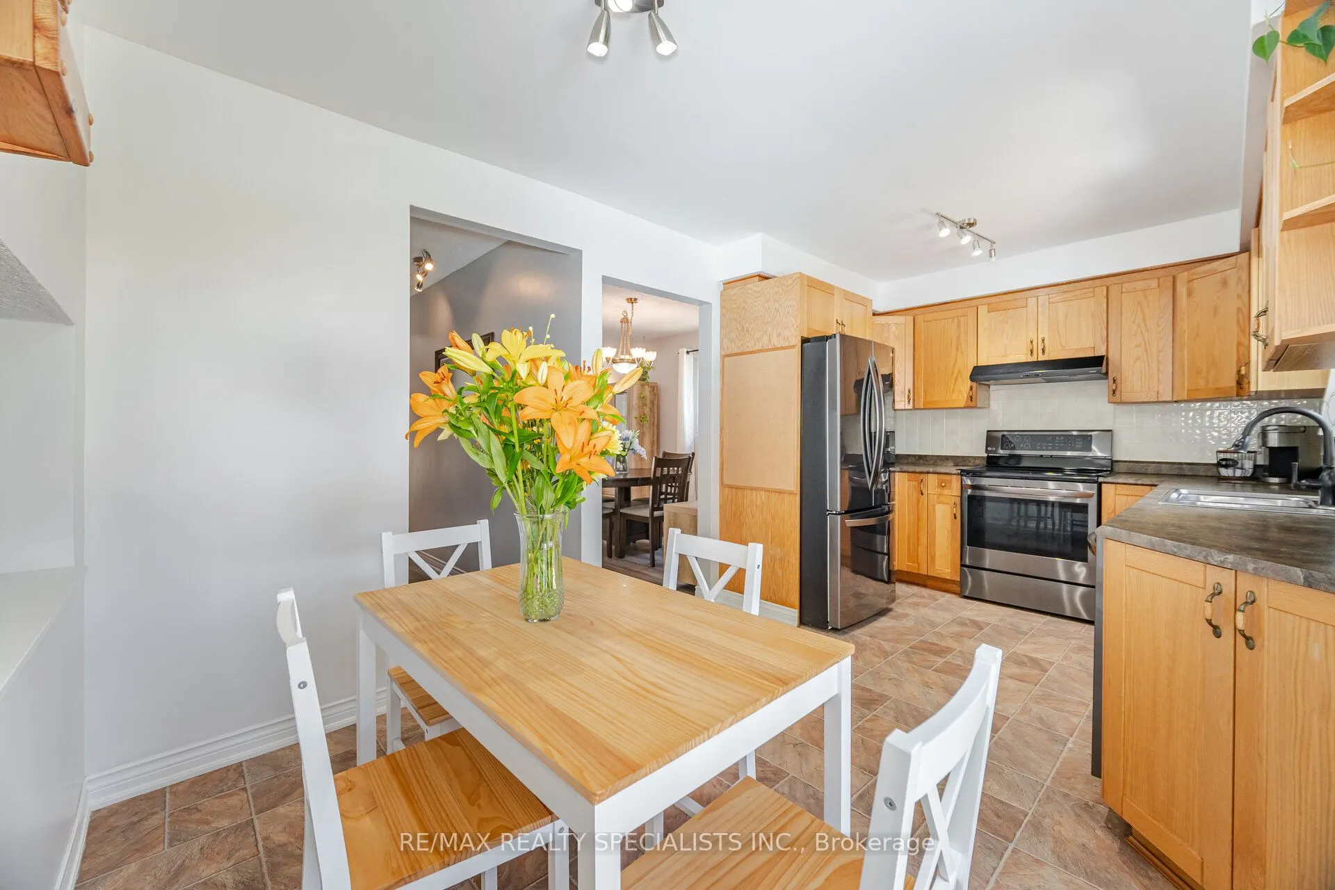 325 Kingsview Drive