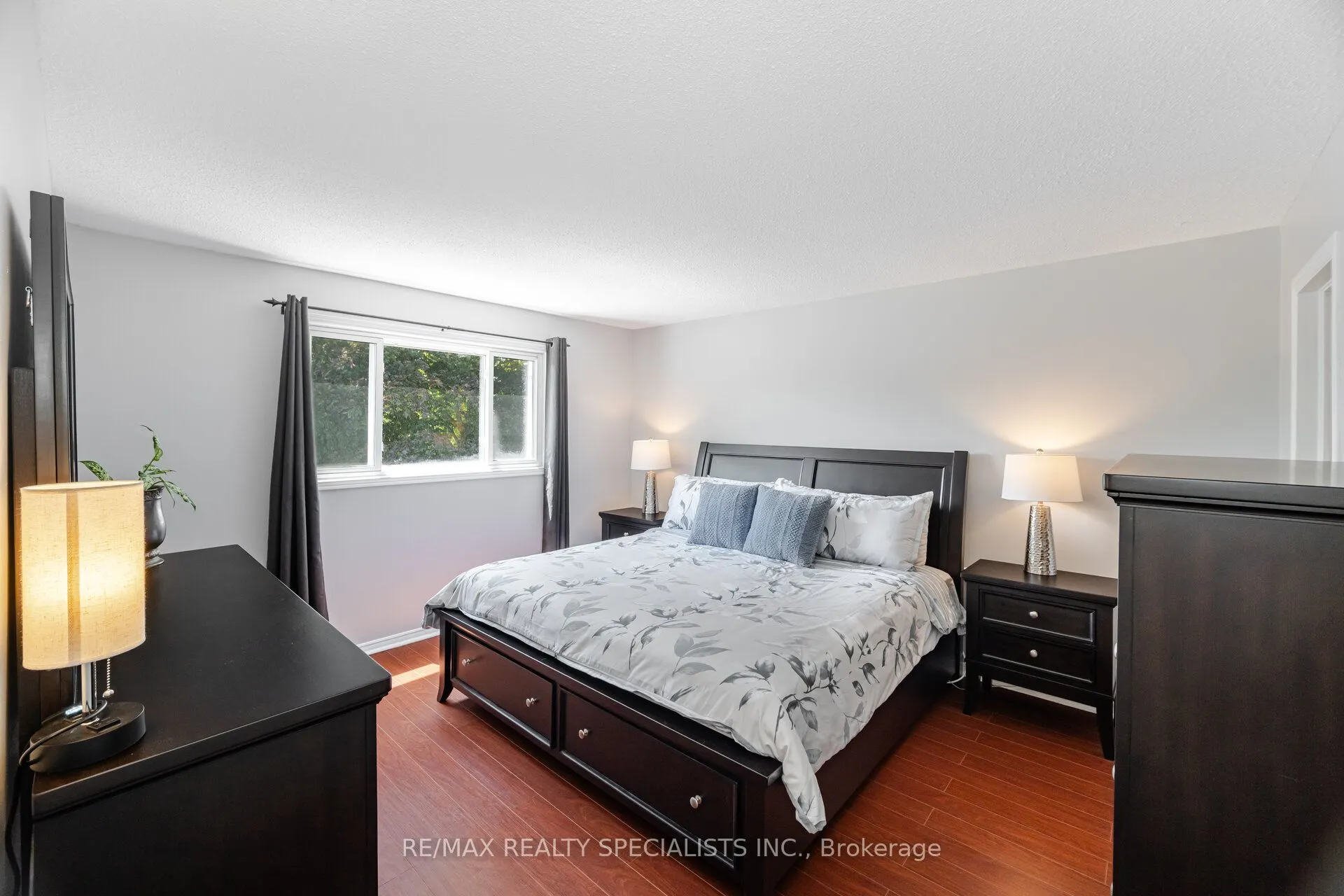 325 Kingsview Drive