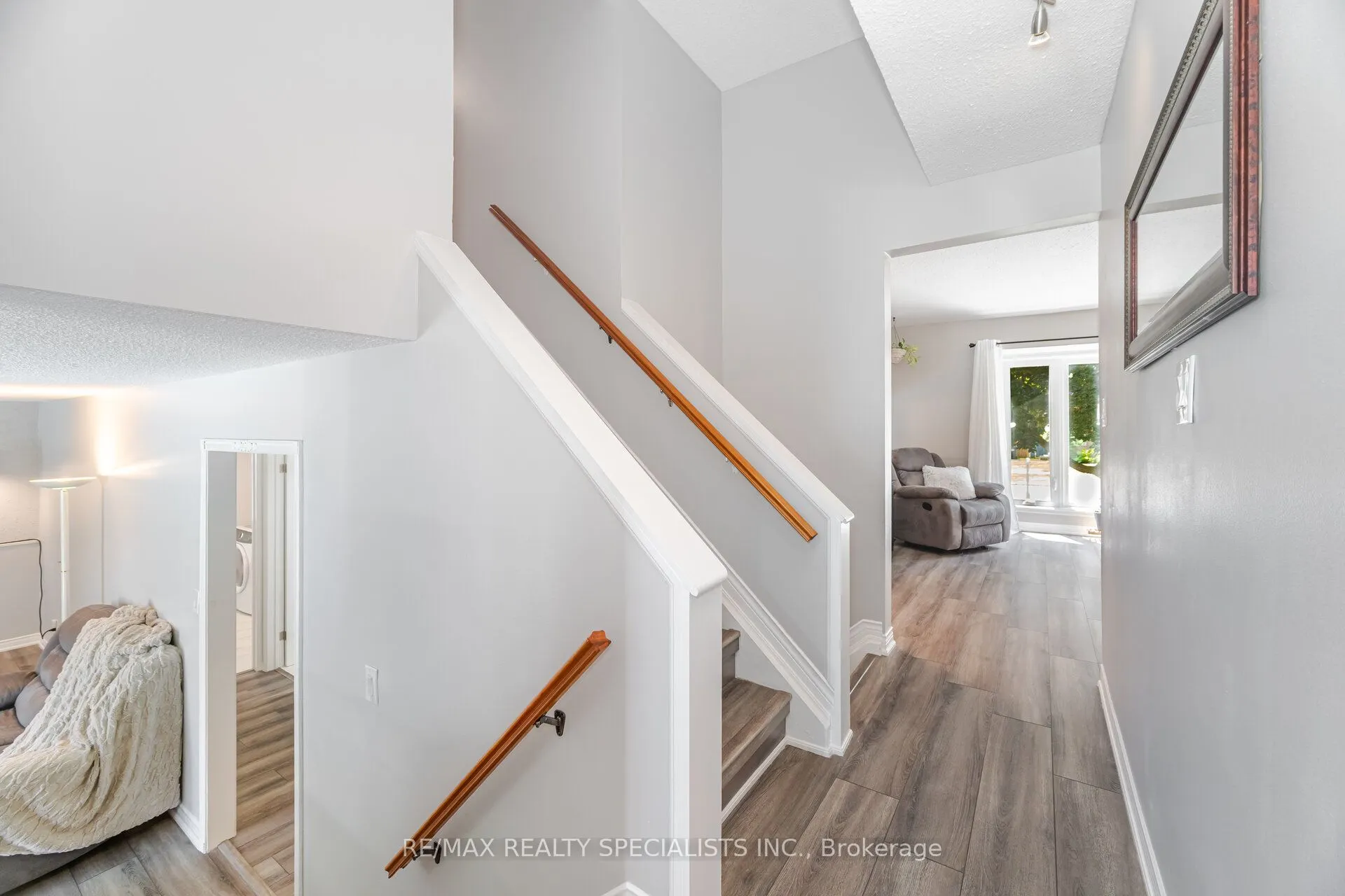 325 Kingsview Drive