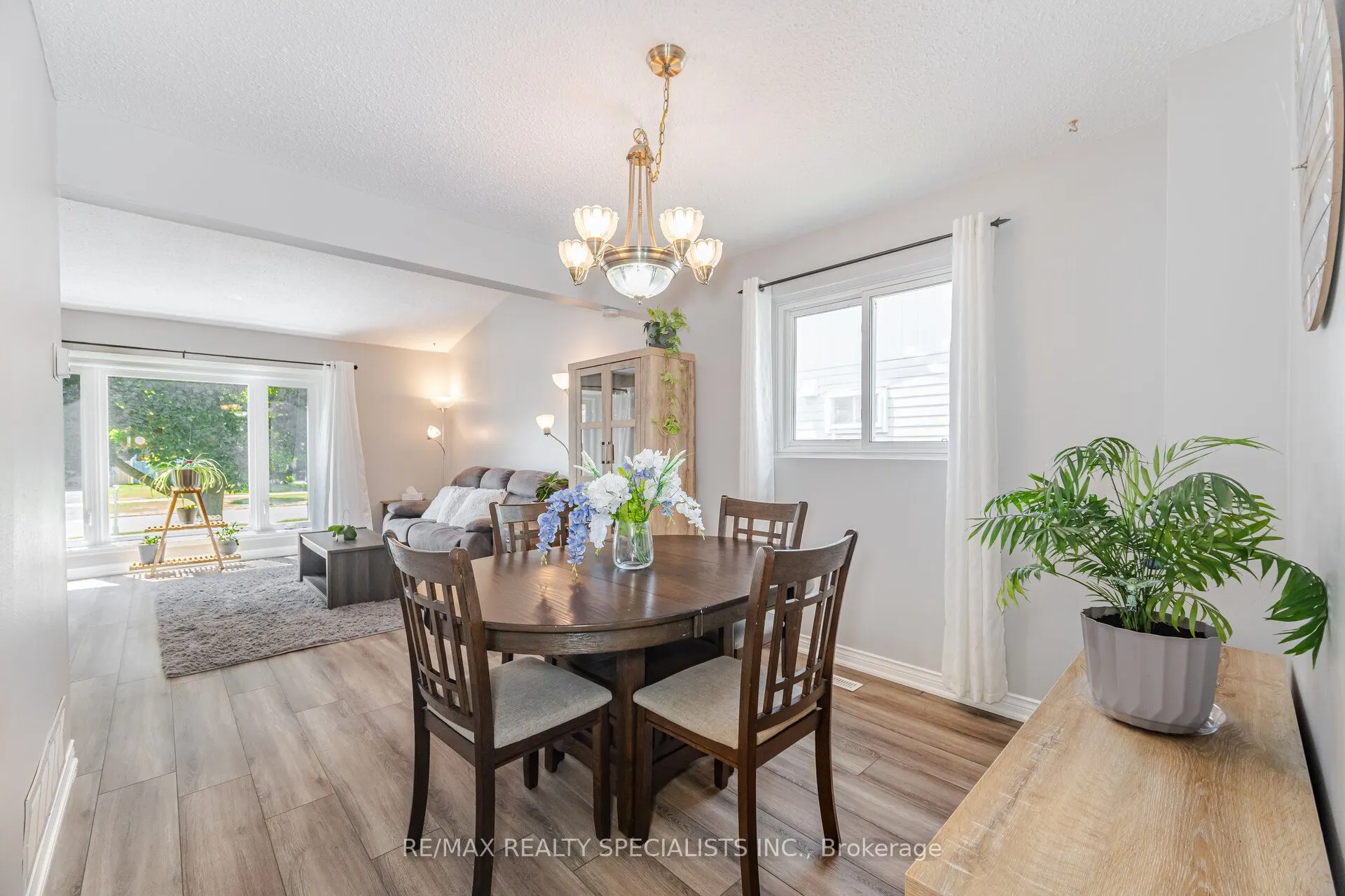 325 Kingsview Drive