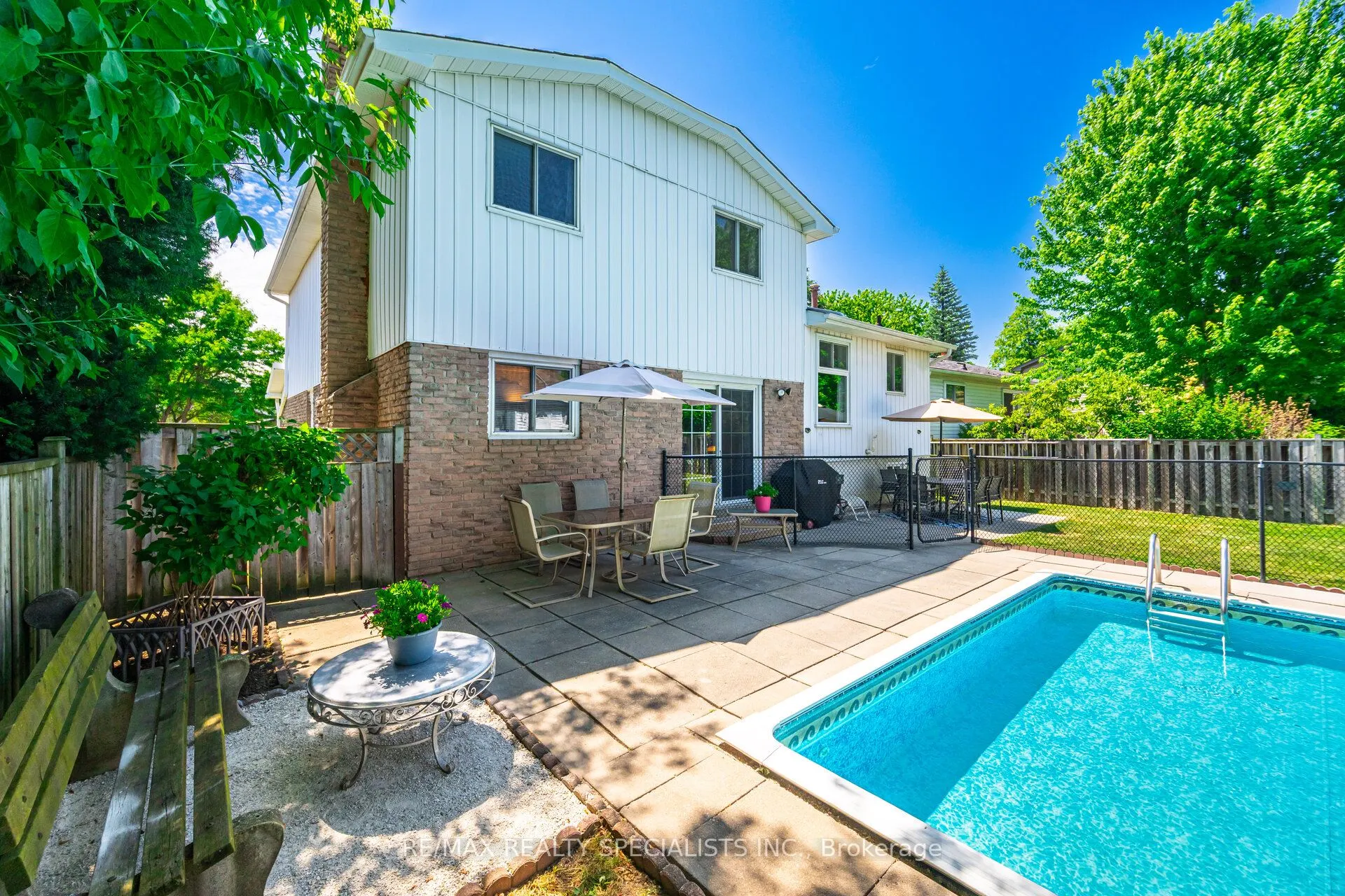 325 Kingsview Drive