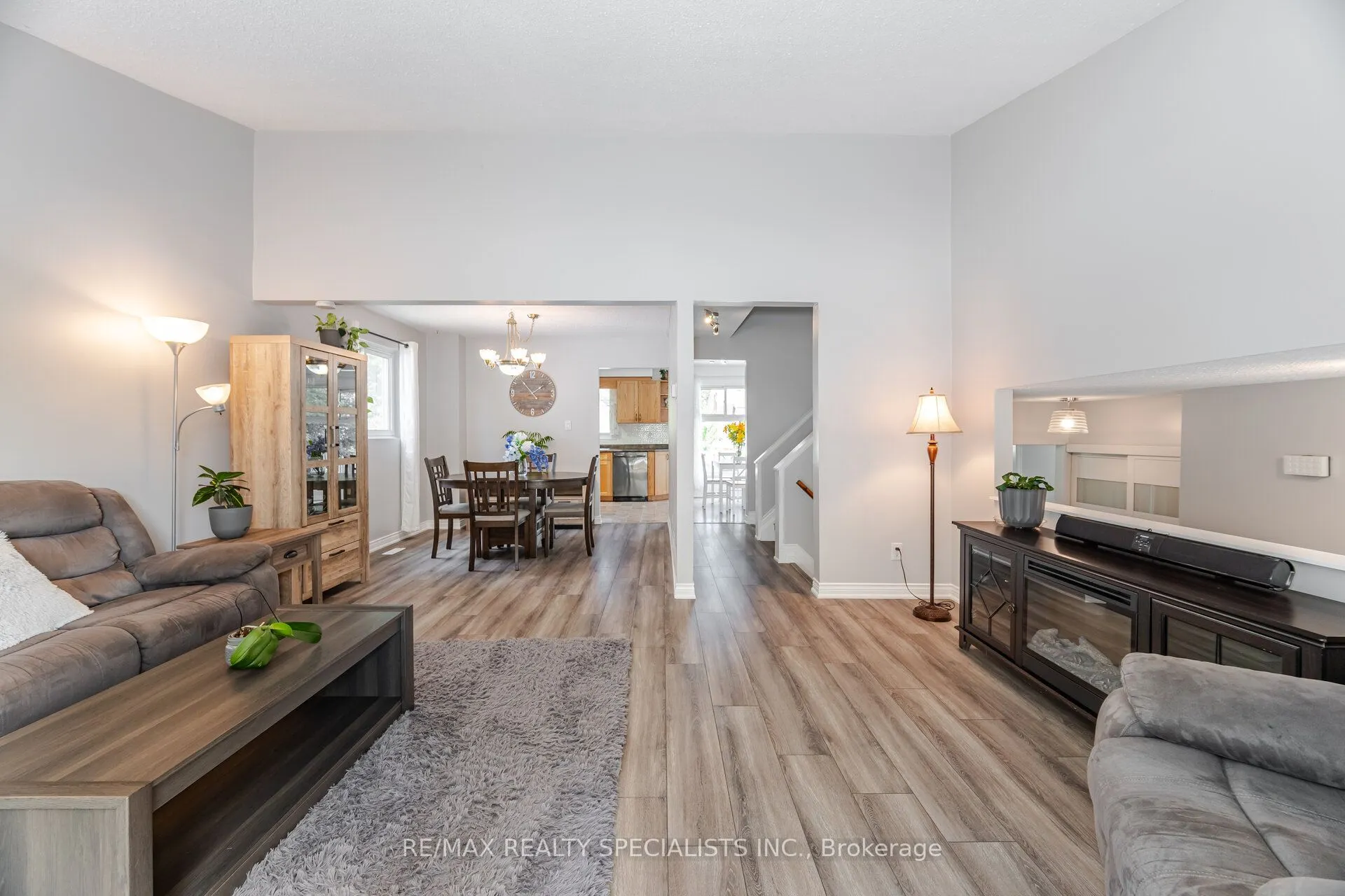 325 Kingsview Drive