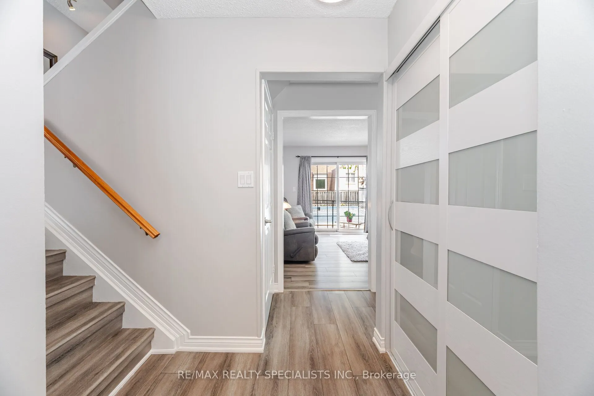 325 Kingsview Drive