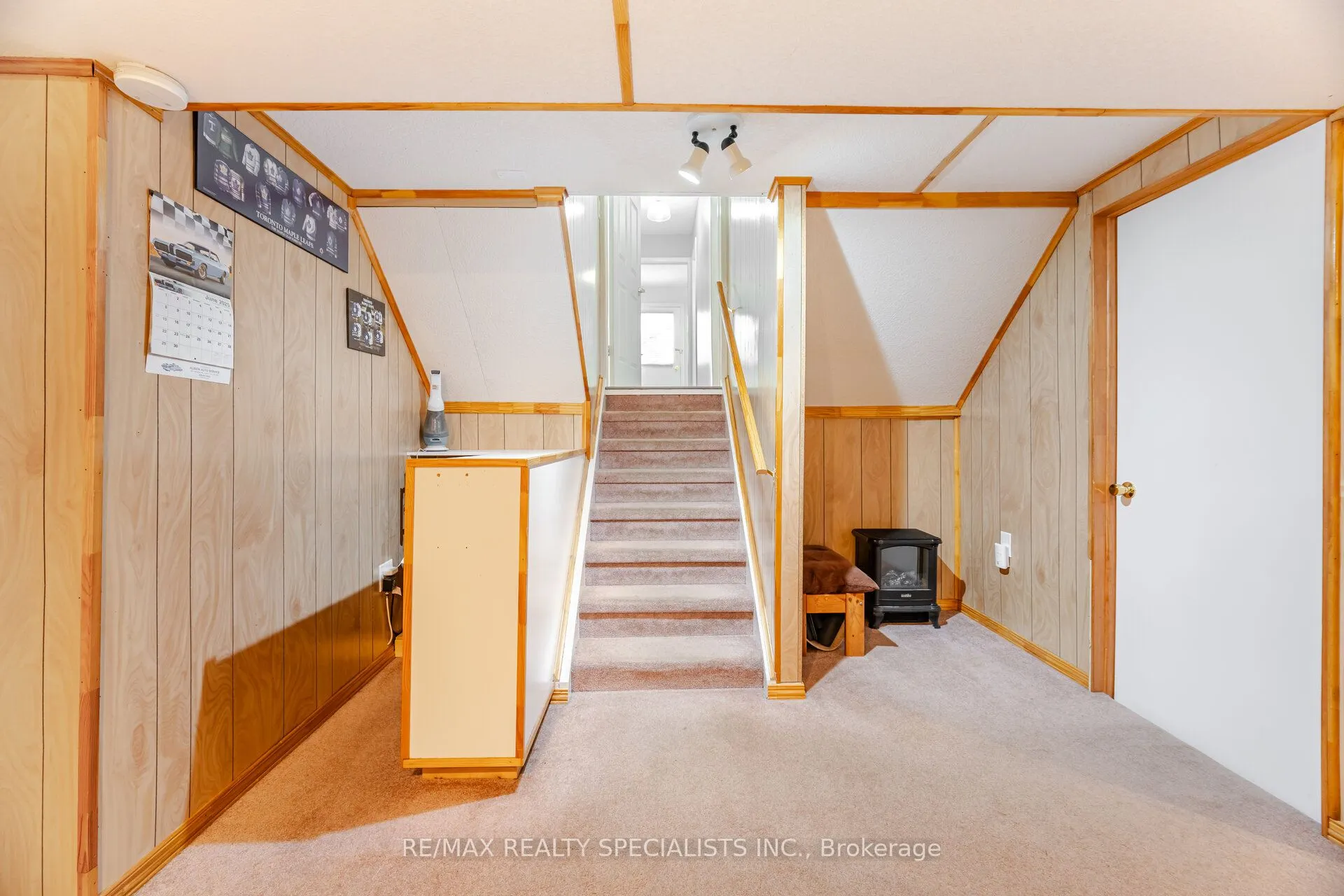 325 Kingsview Drive