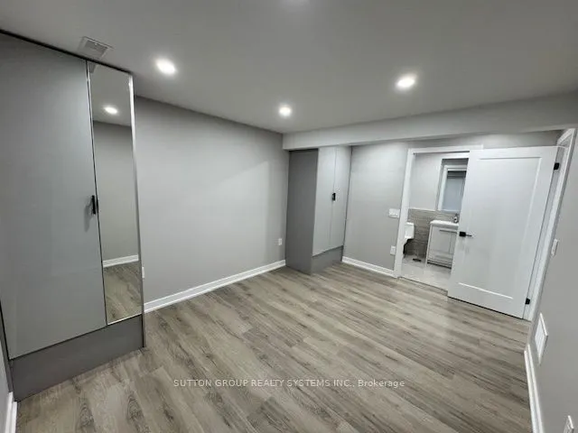4425 Curia Crescent, #Lower