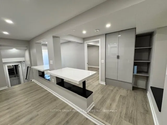 4425 Curia Crescent, #Lower