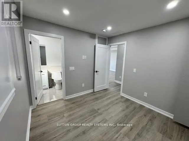4425 Curia Crescent, #Upper