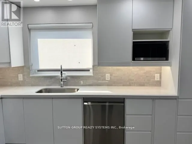 4425 Curia Crescent, #Upper