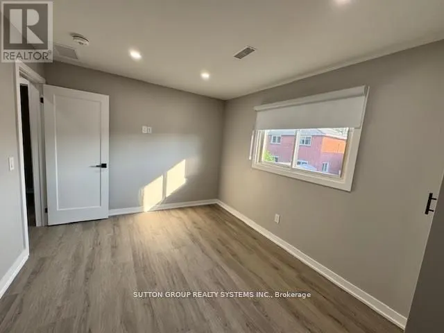 4425 Curia Crescent, #Upper