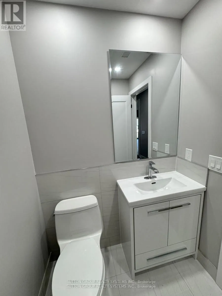 4425 Curia Crescent, #Upper